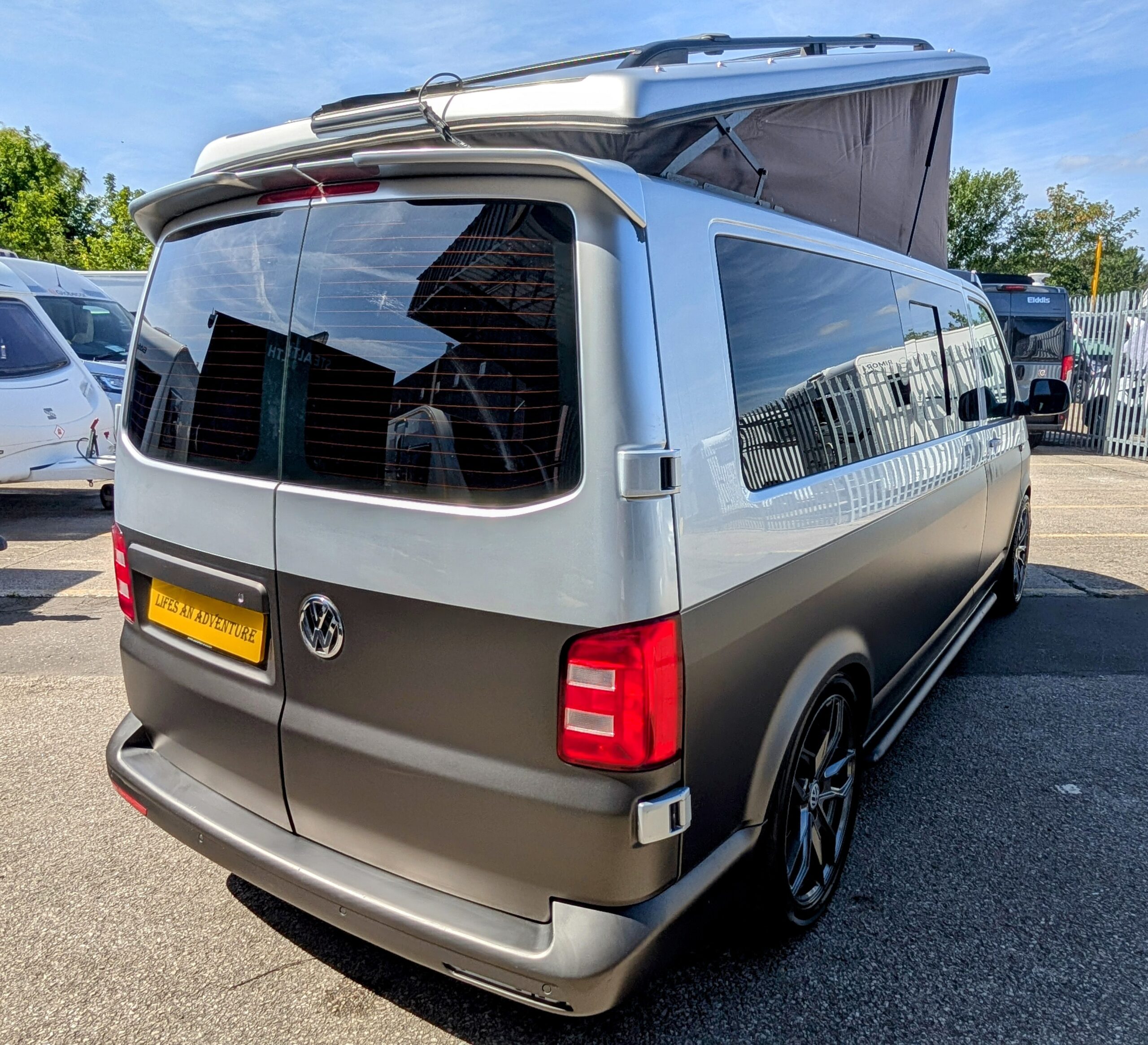 
								Volkswagen Transporter full									