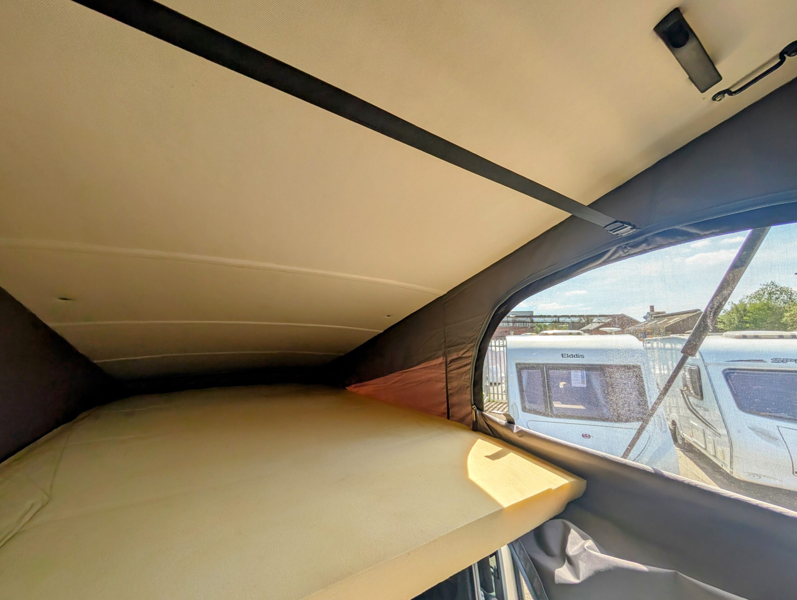 
								Volkswagen Transporter full									
