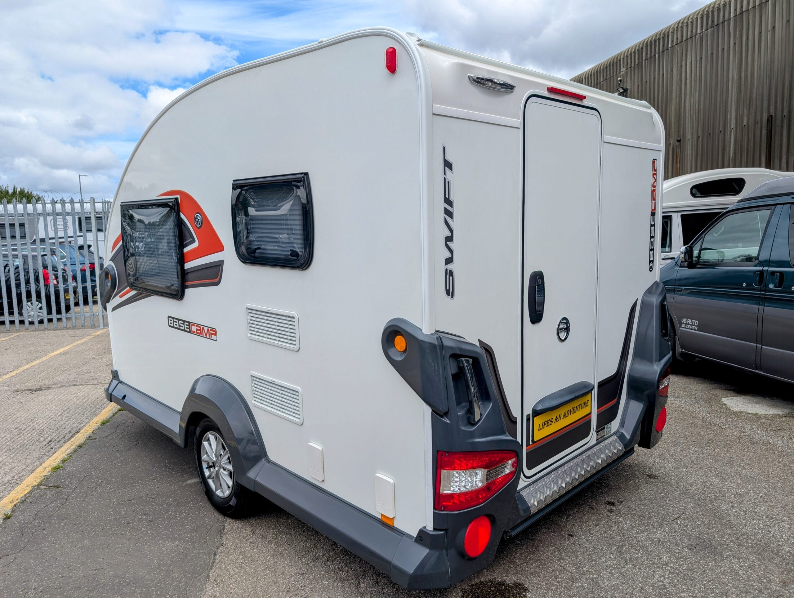
								Swift BaseCamp Plus full									
