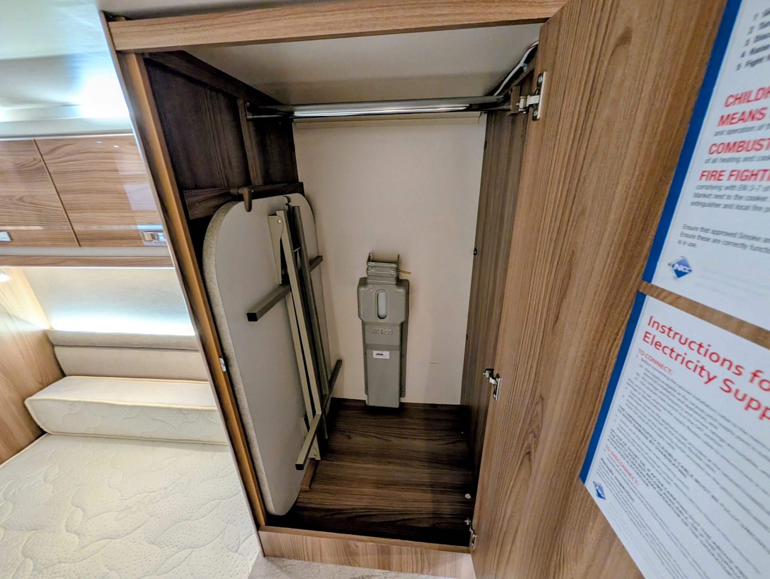 
								Swift Celeste 645 SE full									