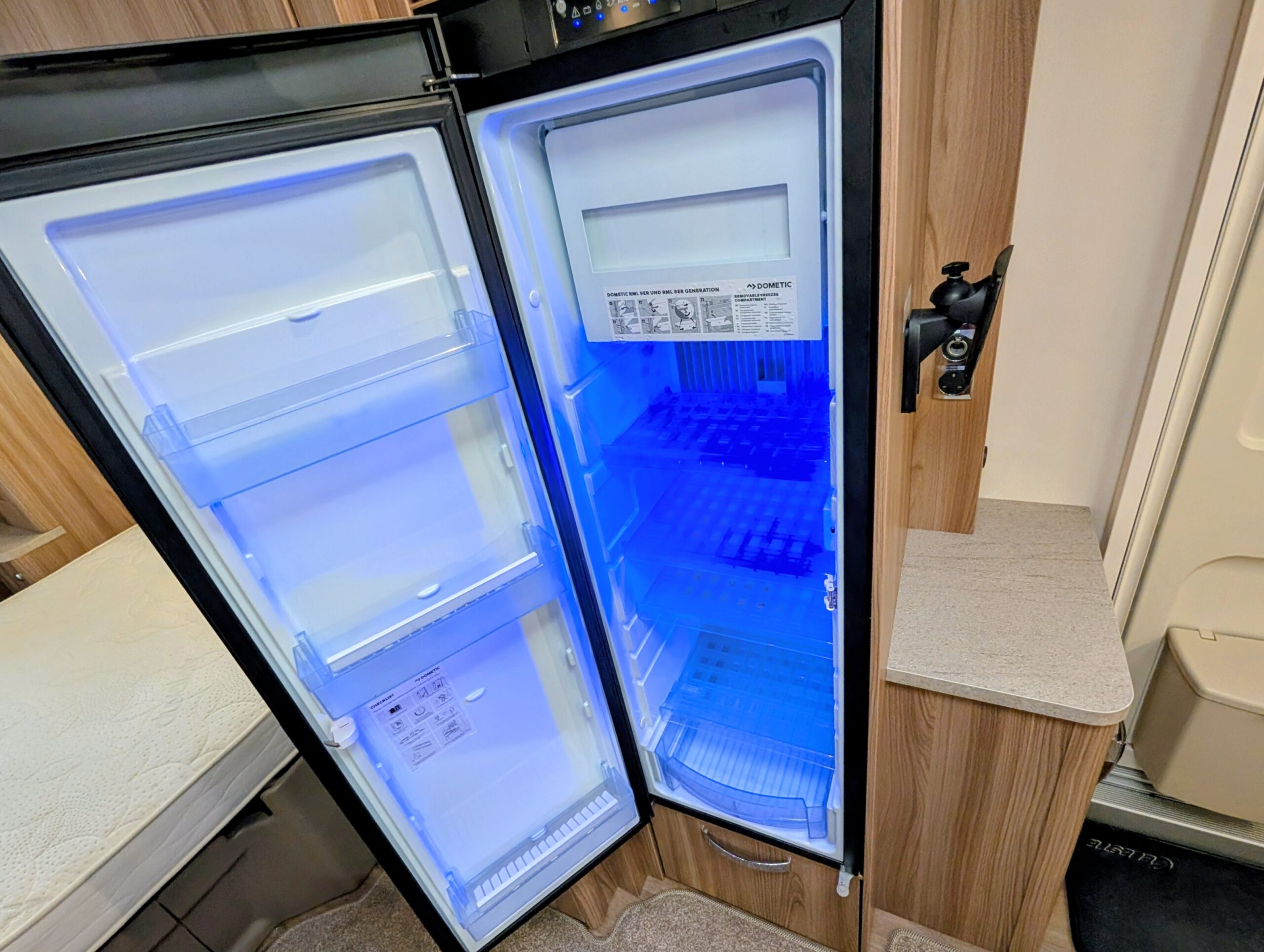 
								Swift Celeste 645 SE full									