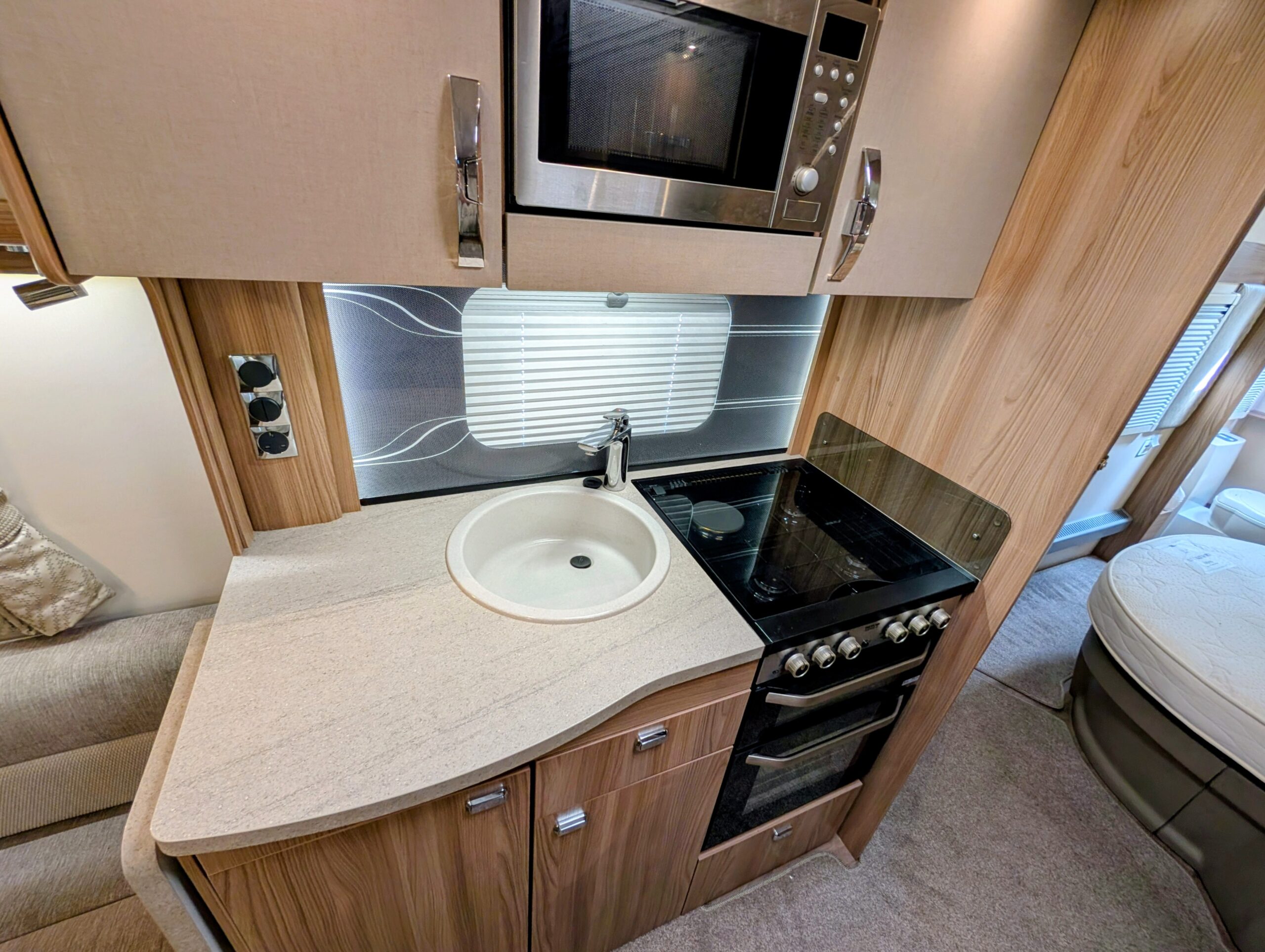 
								Swift Celeste 645 SE full									