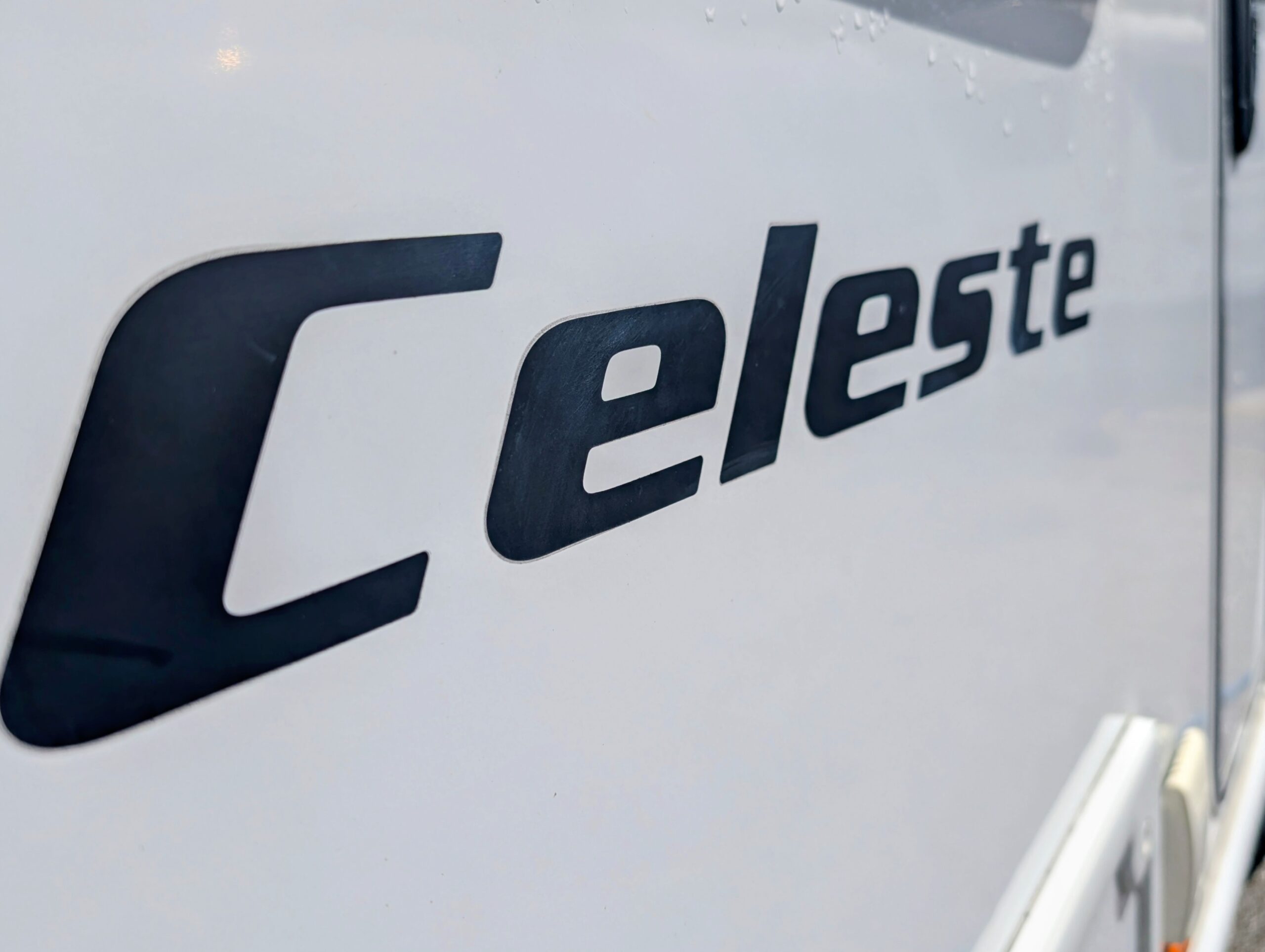 
								Swift Celeste 645 SE full									