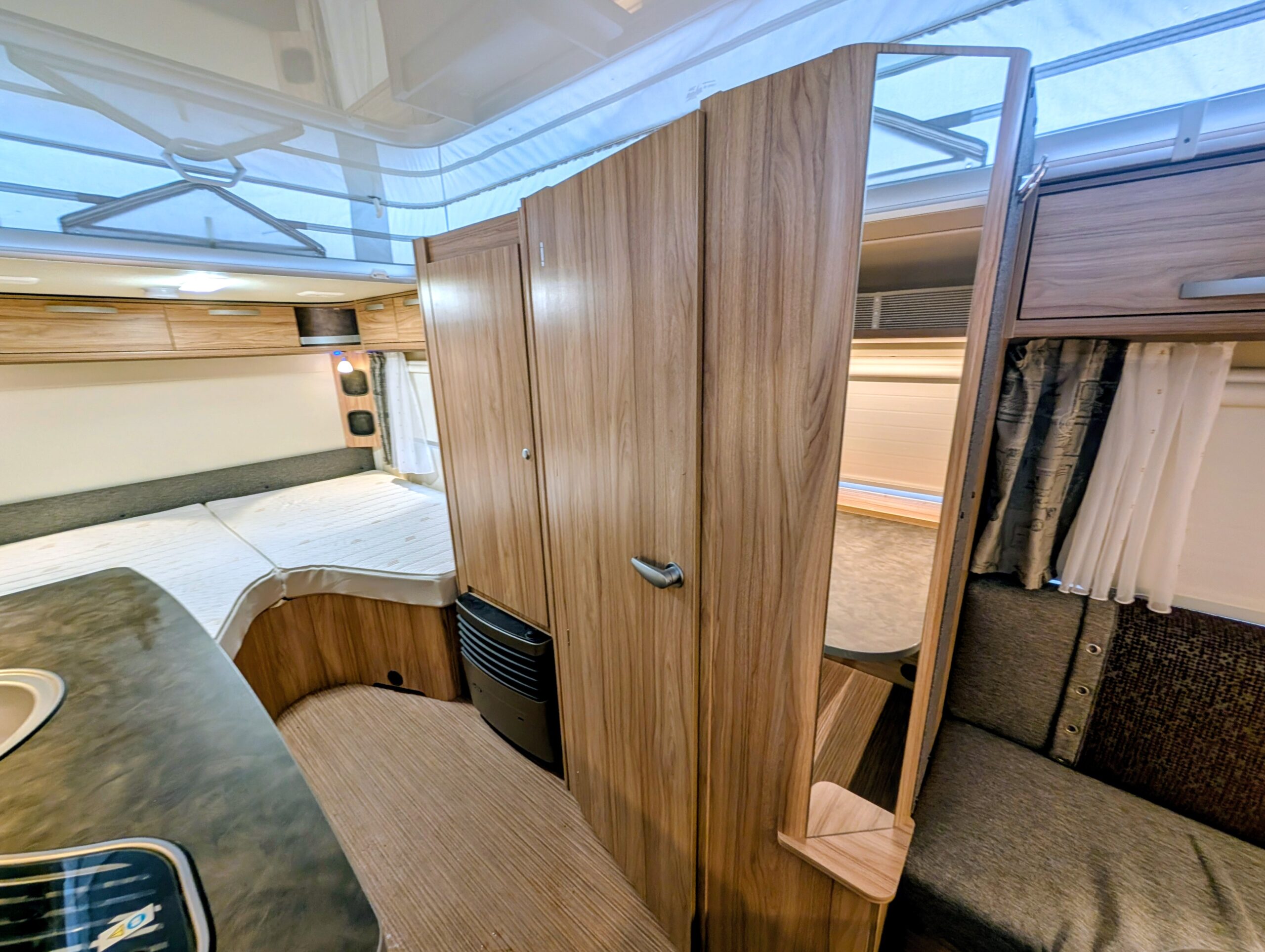 
								Eriba Feeling 442 full									