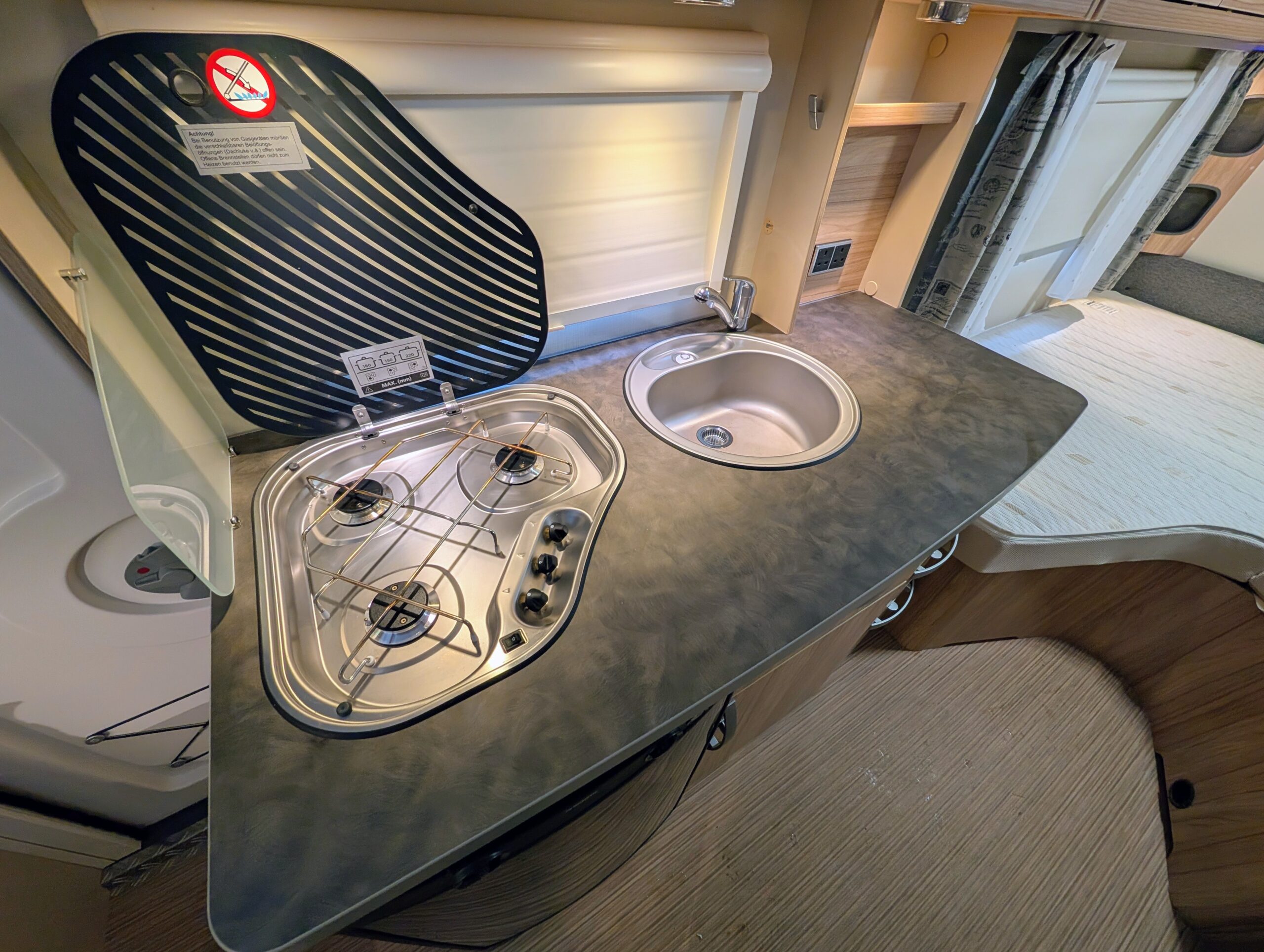 
								Eriba Feeling 442 full									