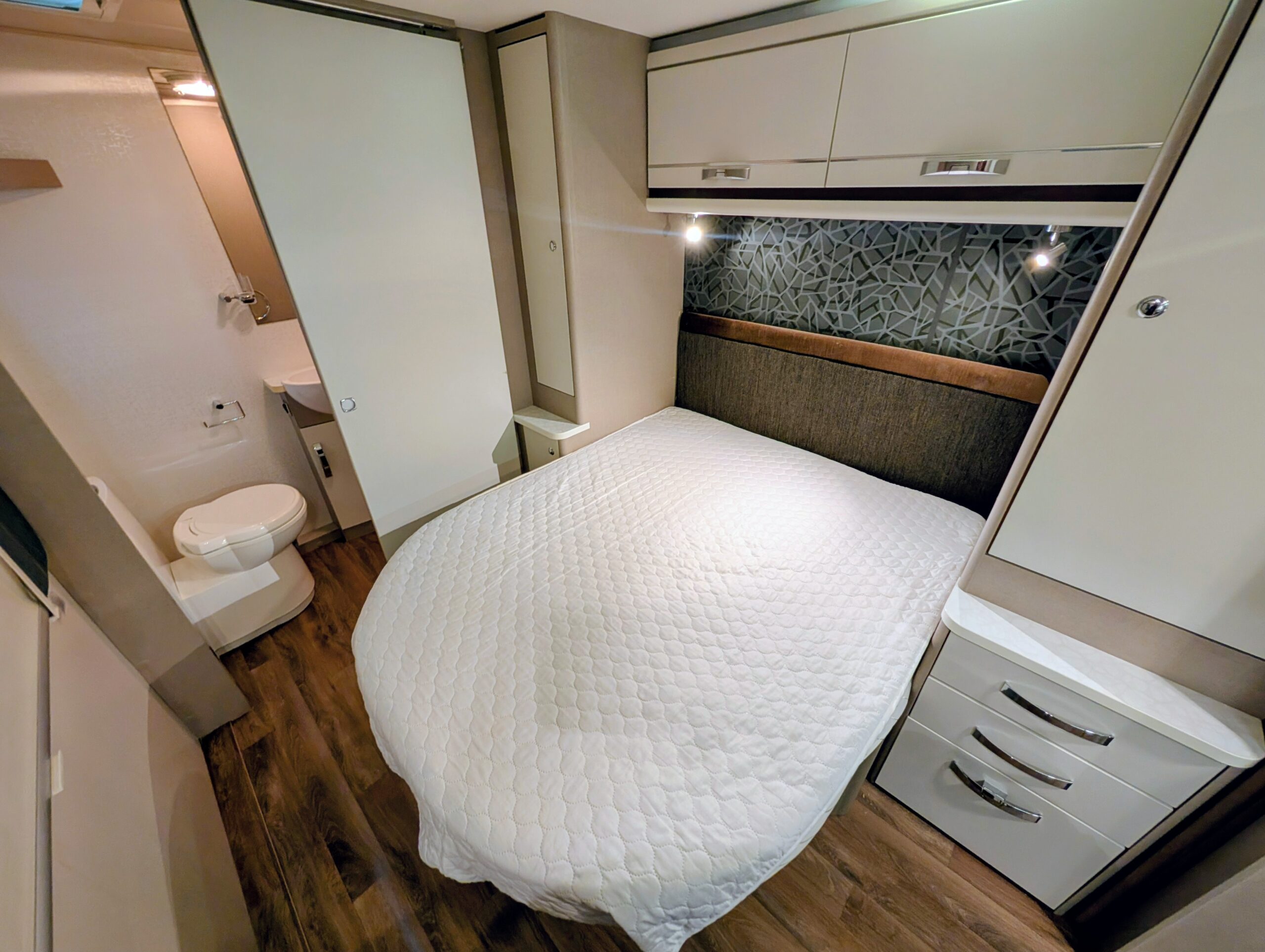 
								Sterling Eccles Sport 584 full									