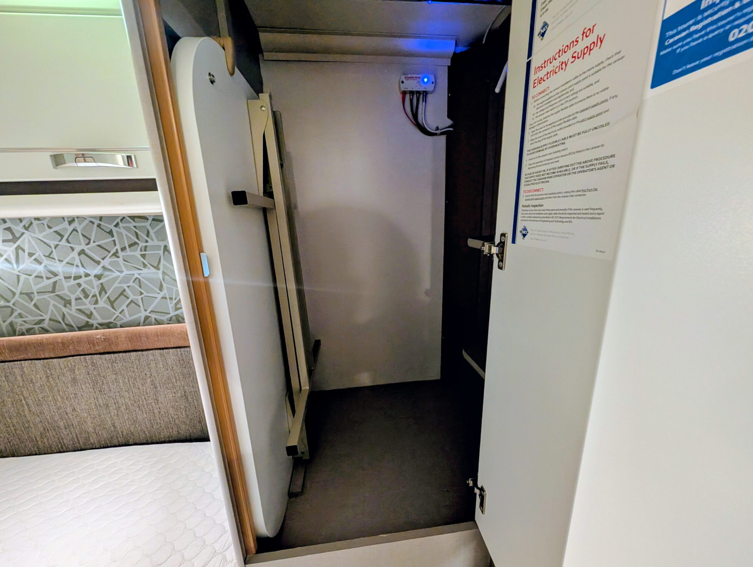 
								Sterling Eccles Sport 584 full									