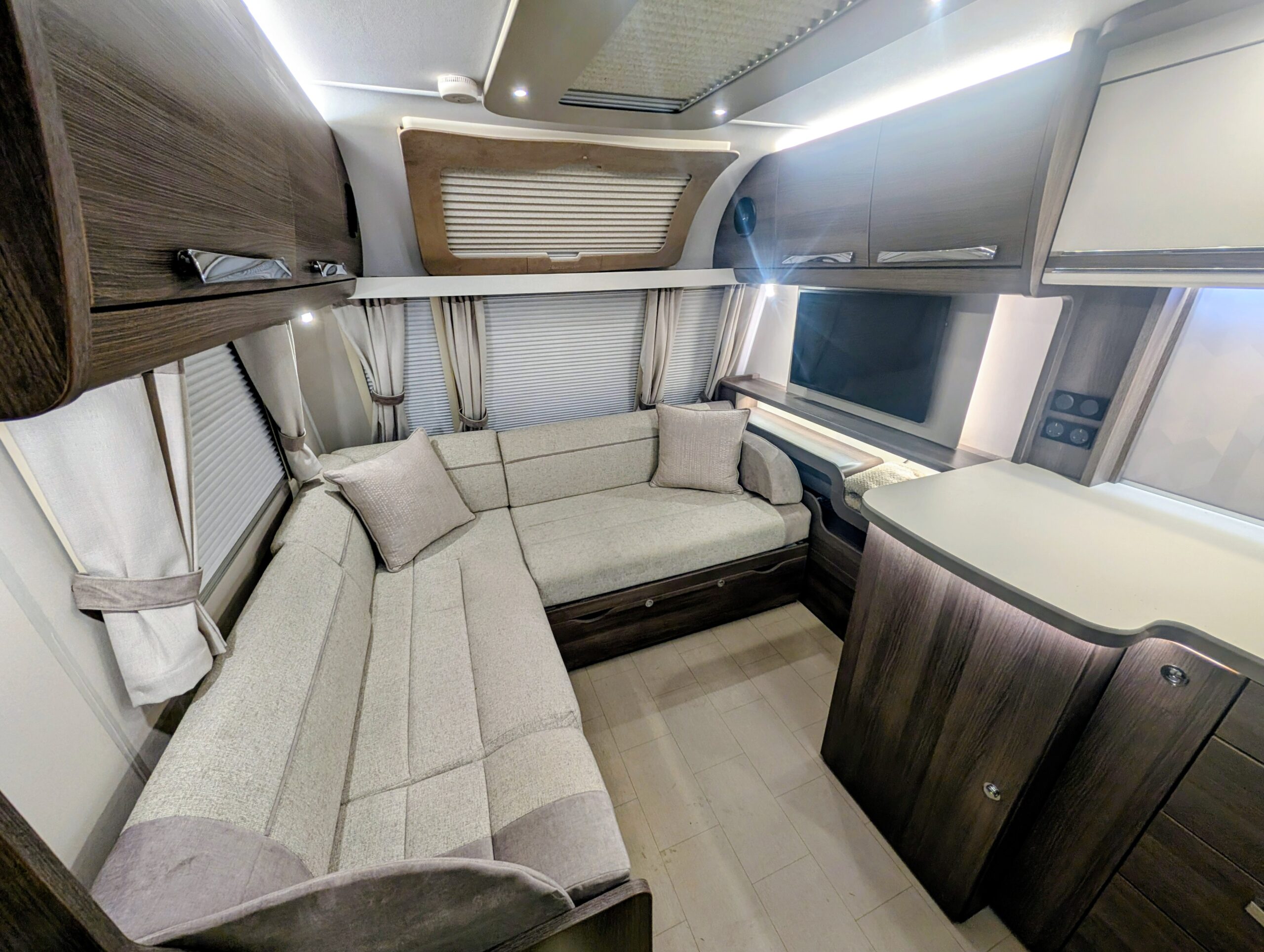 
								Buccaneer Barracuda full									