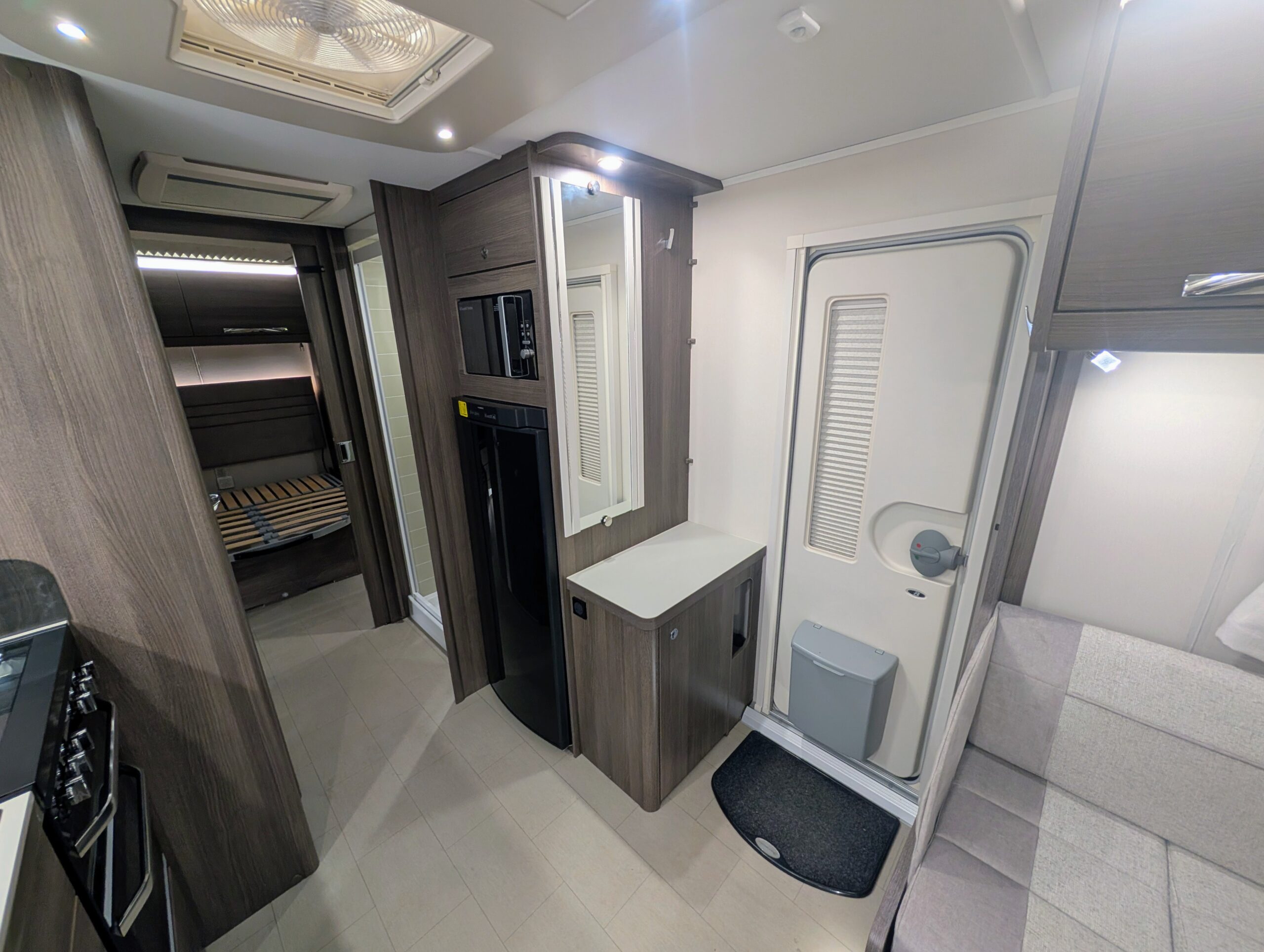 
								Buccaneer Barracuda full									