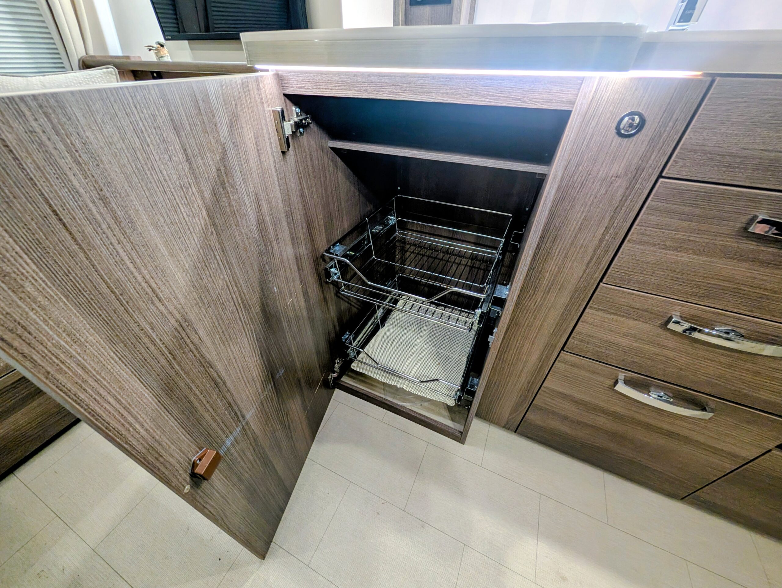 
								Buccaneer Barracuda full									