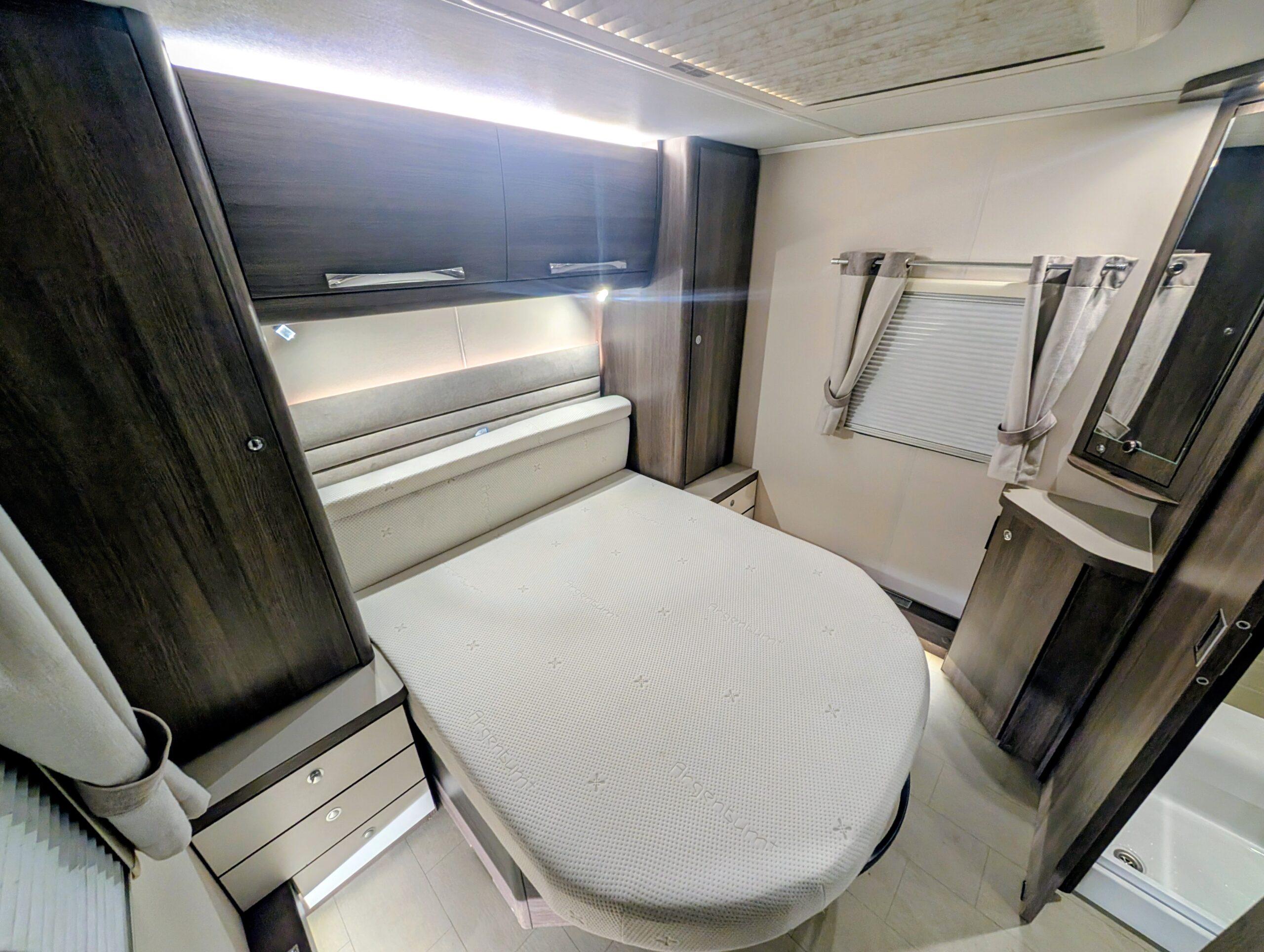 
								Buccaneer Barracuda full									