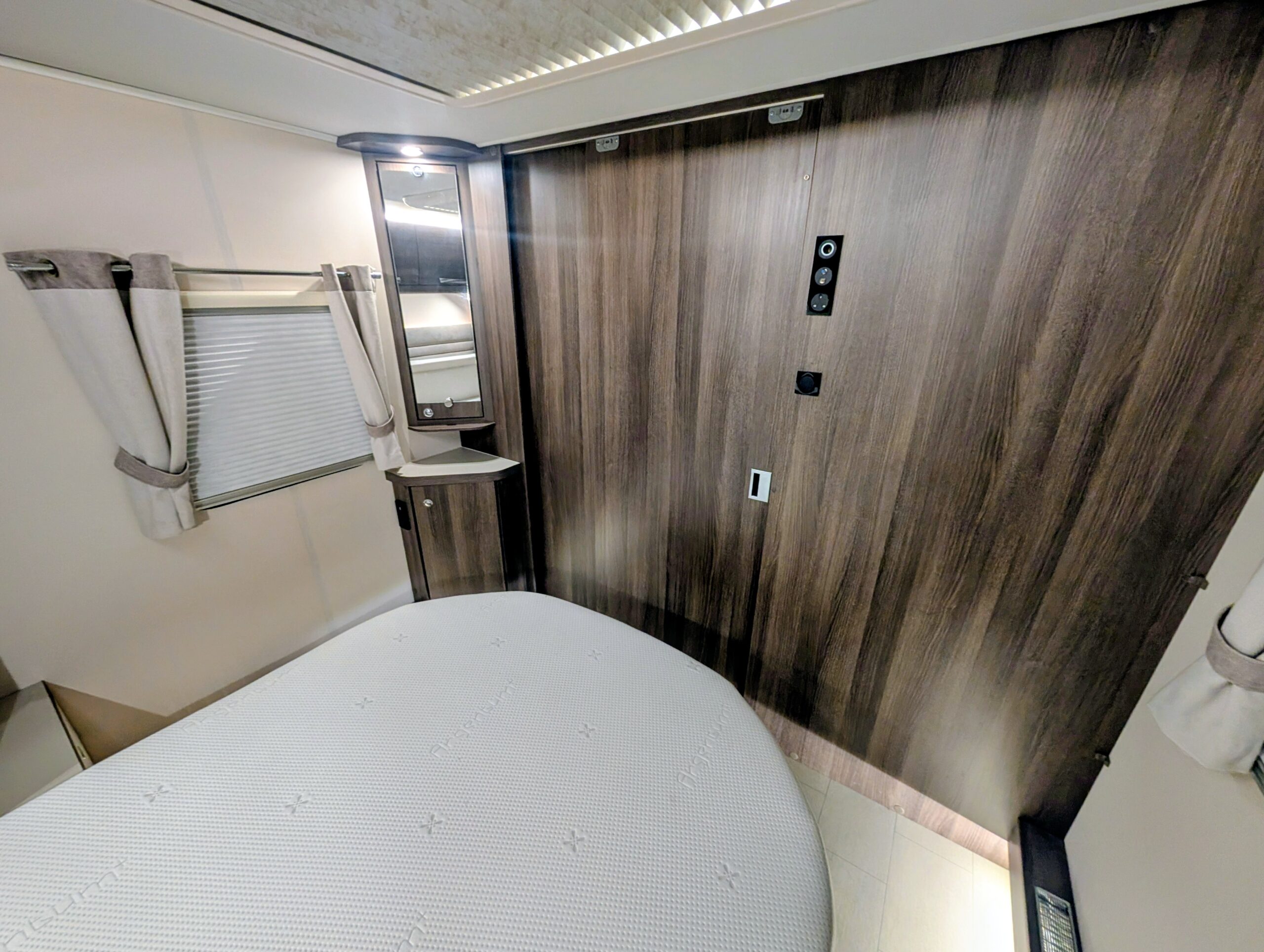 
								Buccaneer Barracuda full									