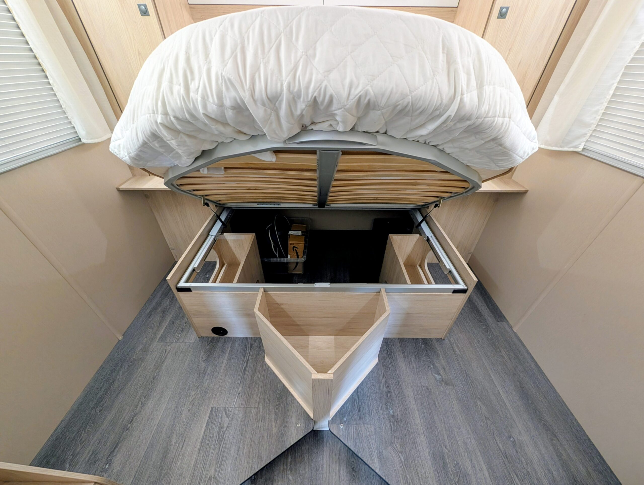 
								Auto Trail F-74 Auto full									