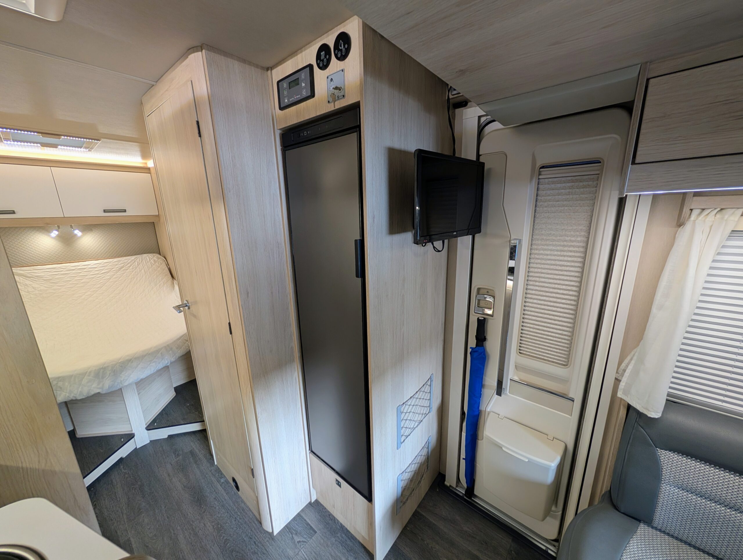 
								Auto Trail F-74 Auto full									