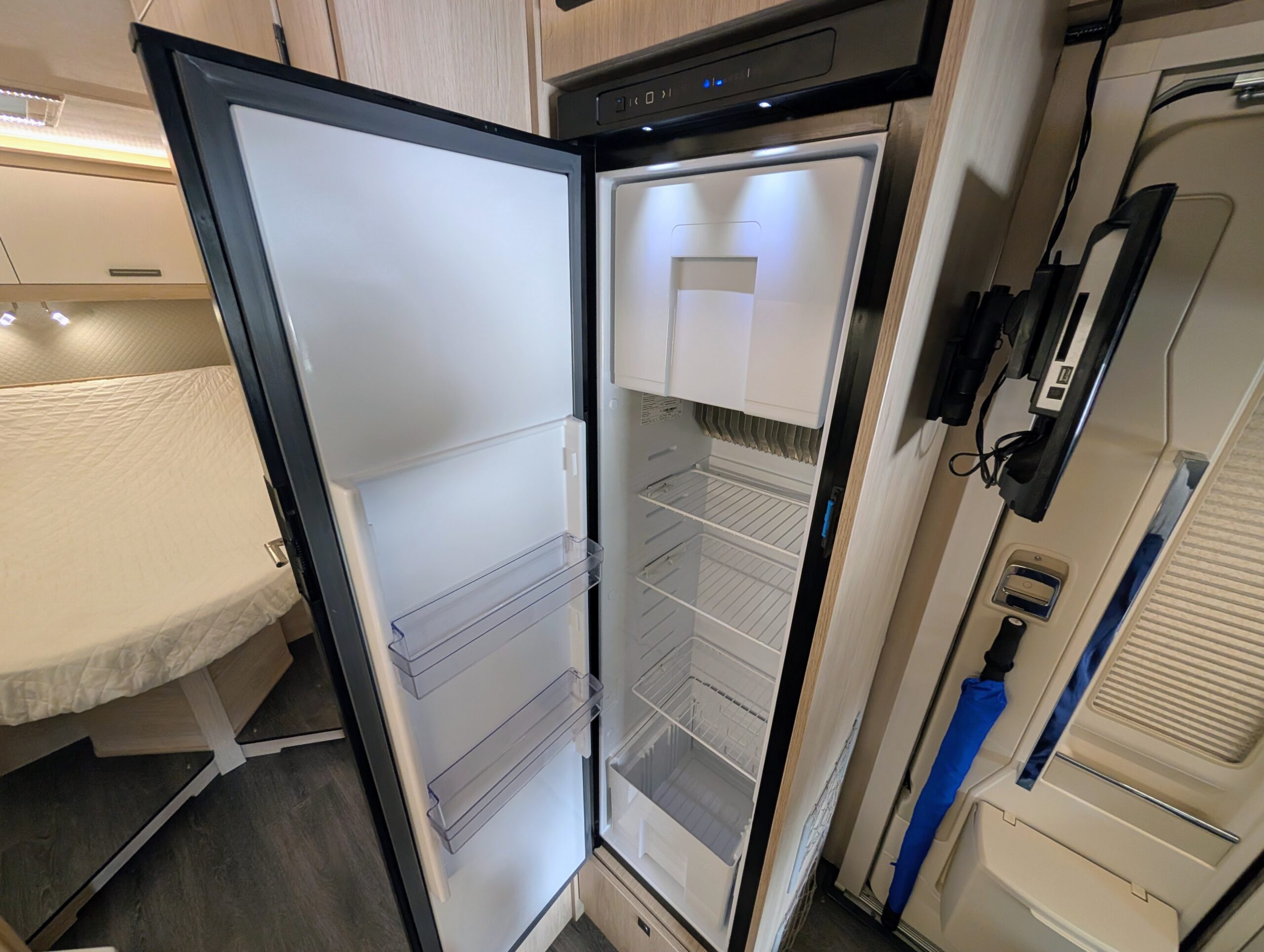 
								Auto Trail F-74 Auto full									