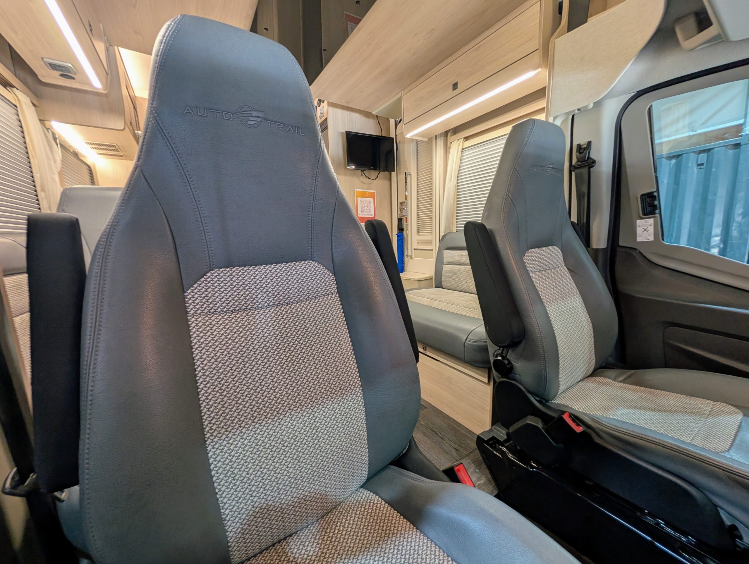 
								Auto Trail F-74 Auto full									