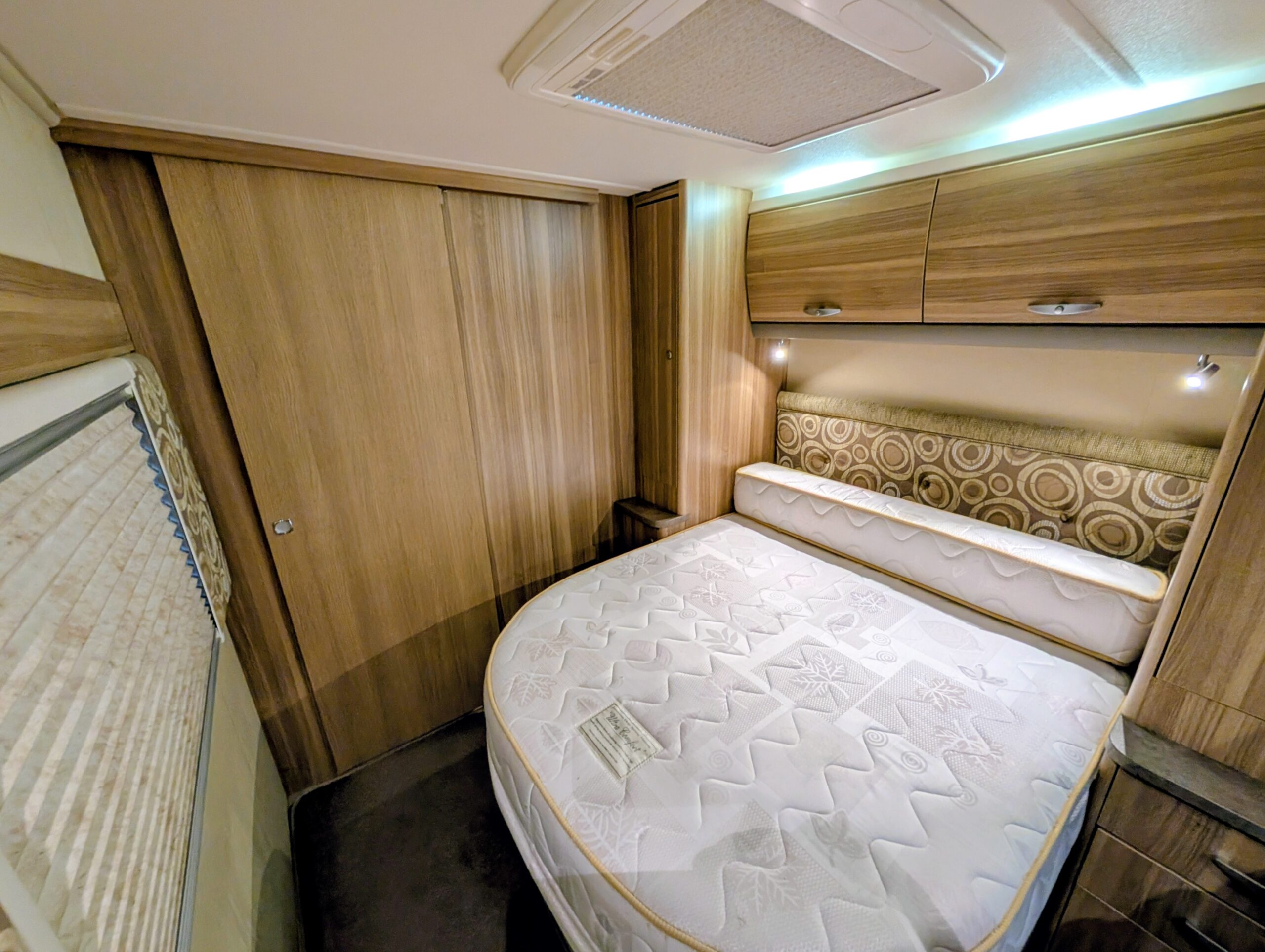 
								Sterling Eccles Quartz full									