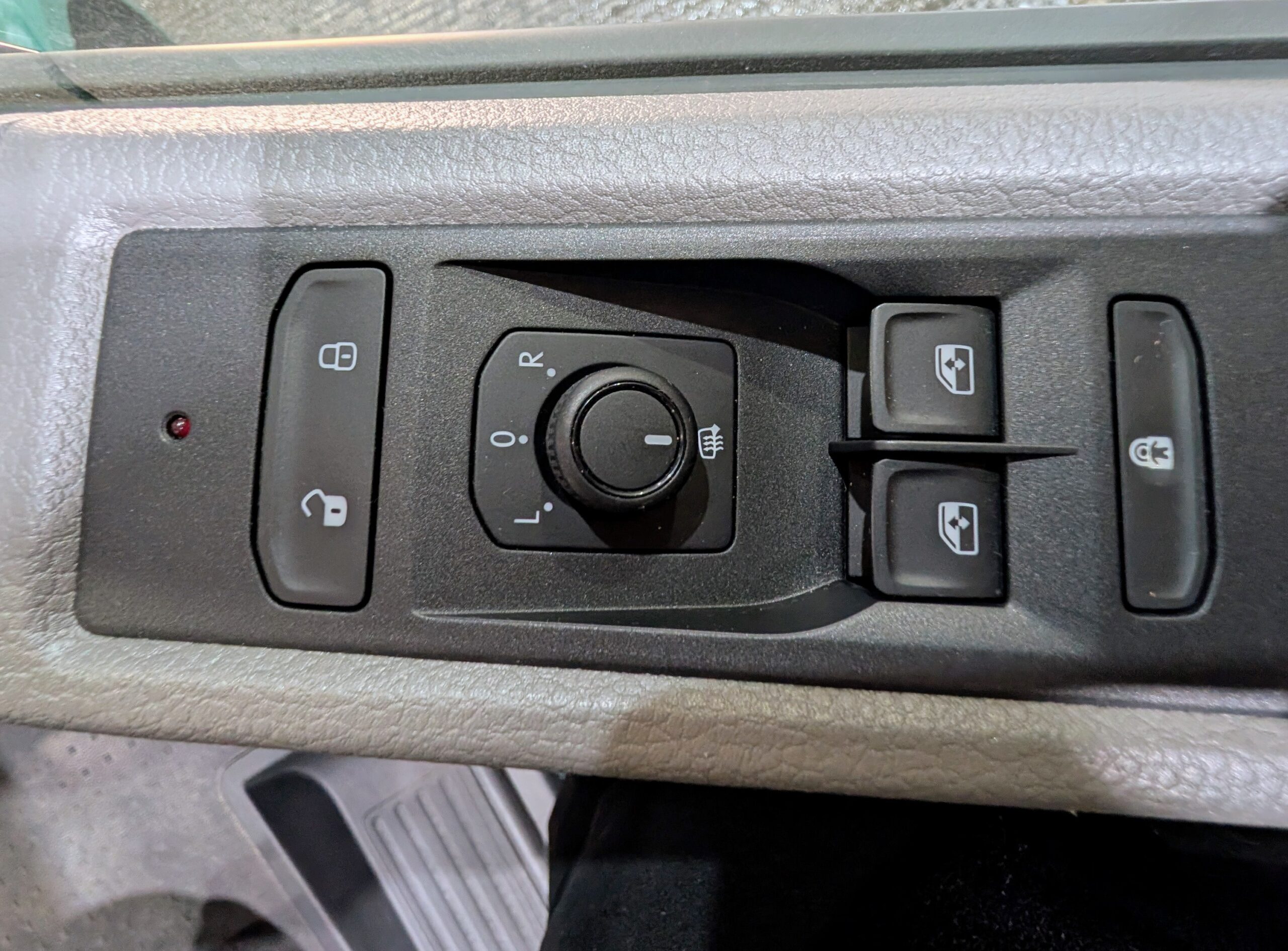 
								Volkswagen Transporter T28 Startline TDI full									