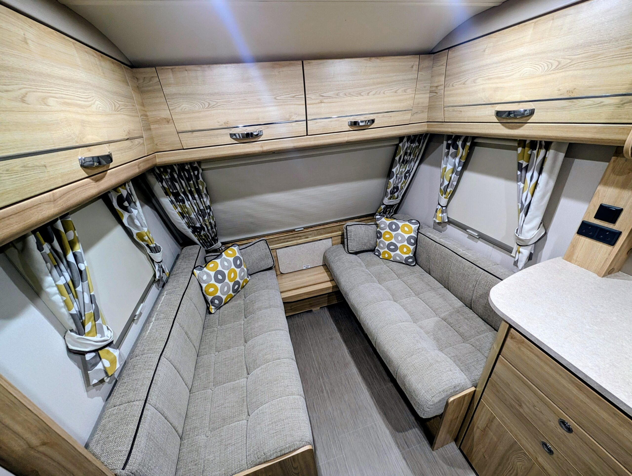 
								Elddis Xplore 574 full									