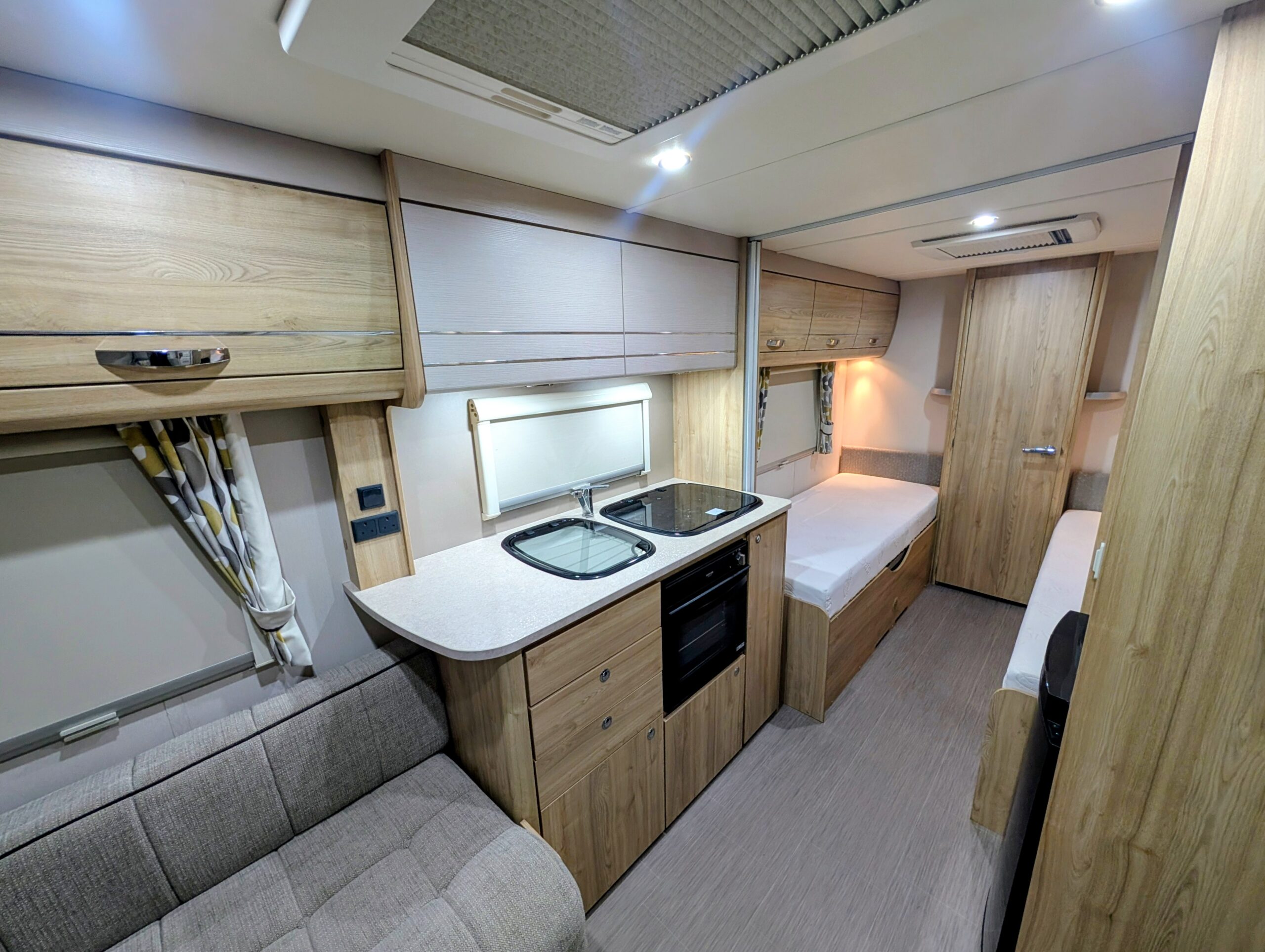 
								Elddis Xplore 574 full									