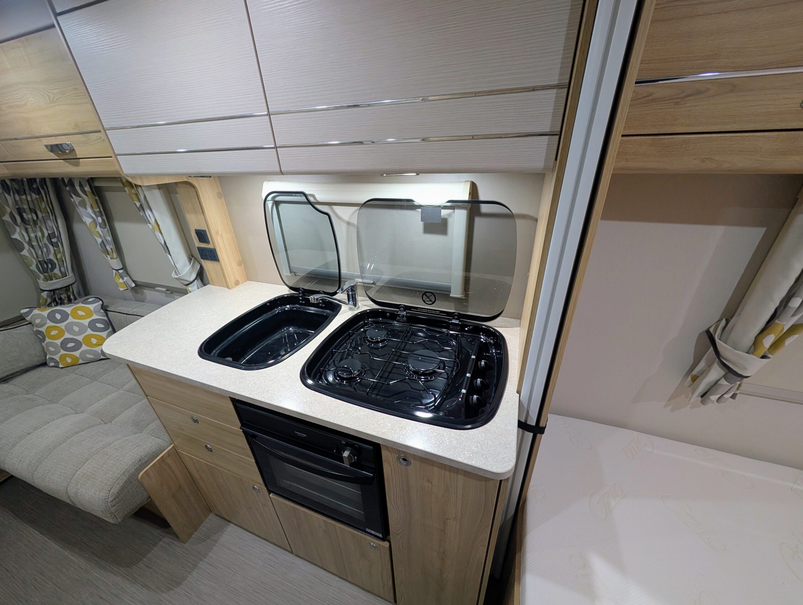 
								Elddis Xplore 574 full									