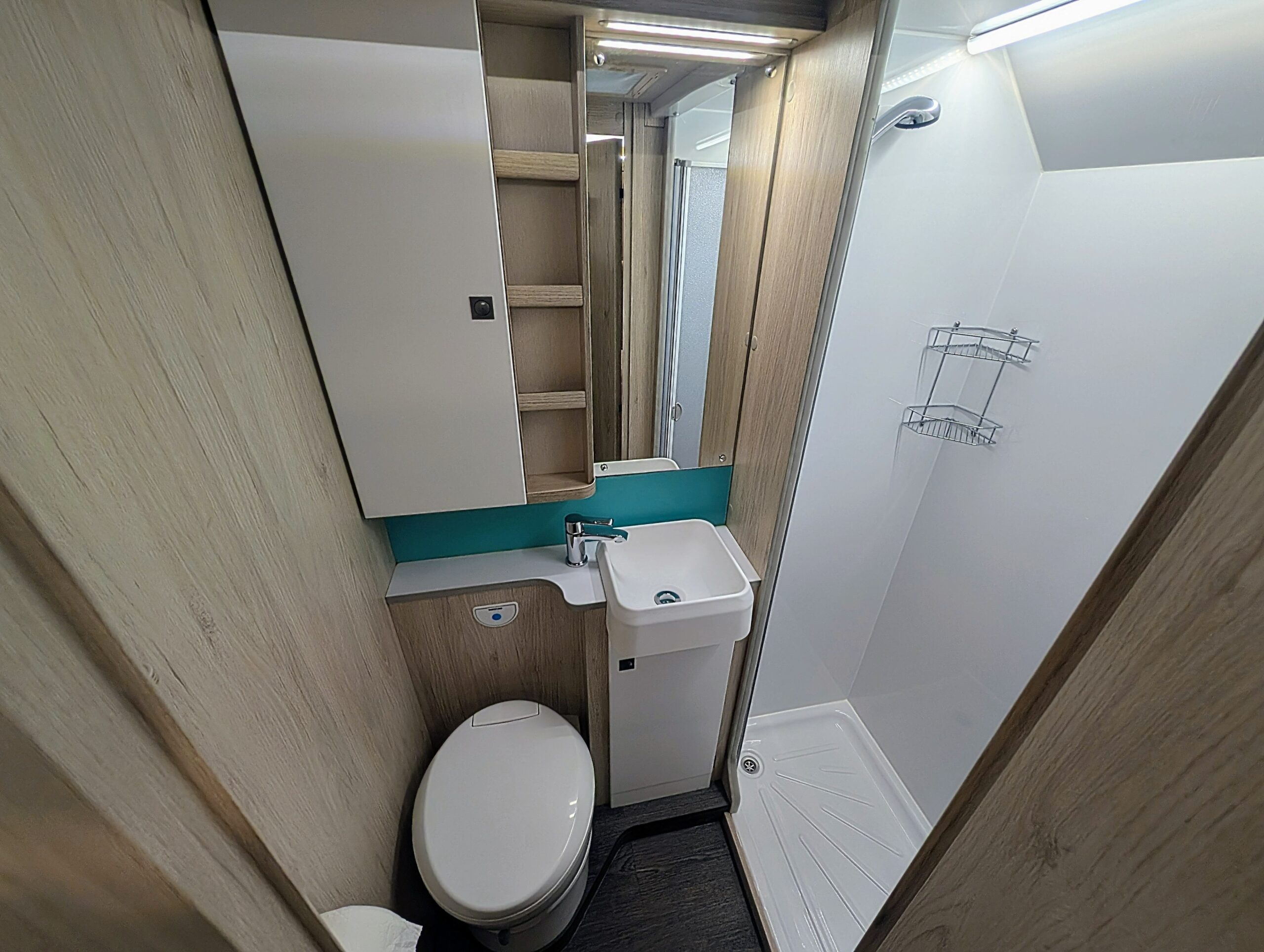 
								Auto Trail F-62 full									