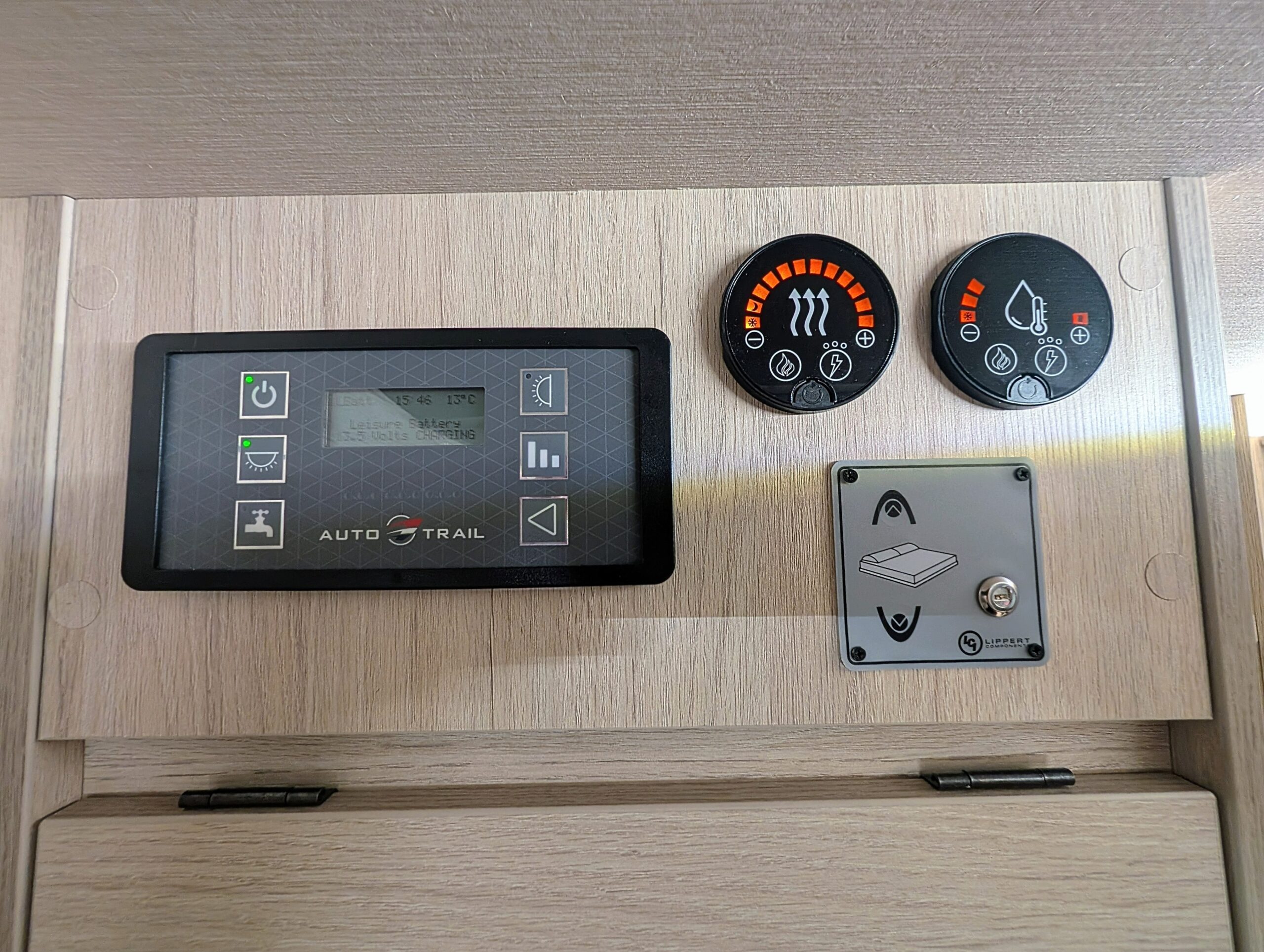 
								Auto Trail F-62 full									
