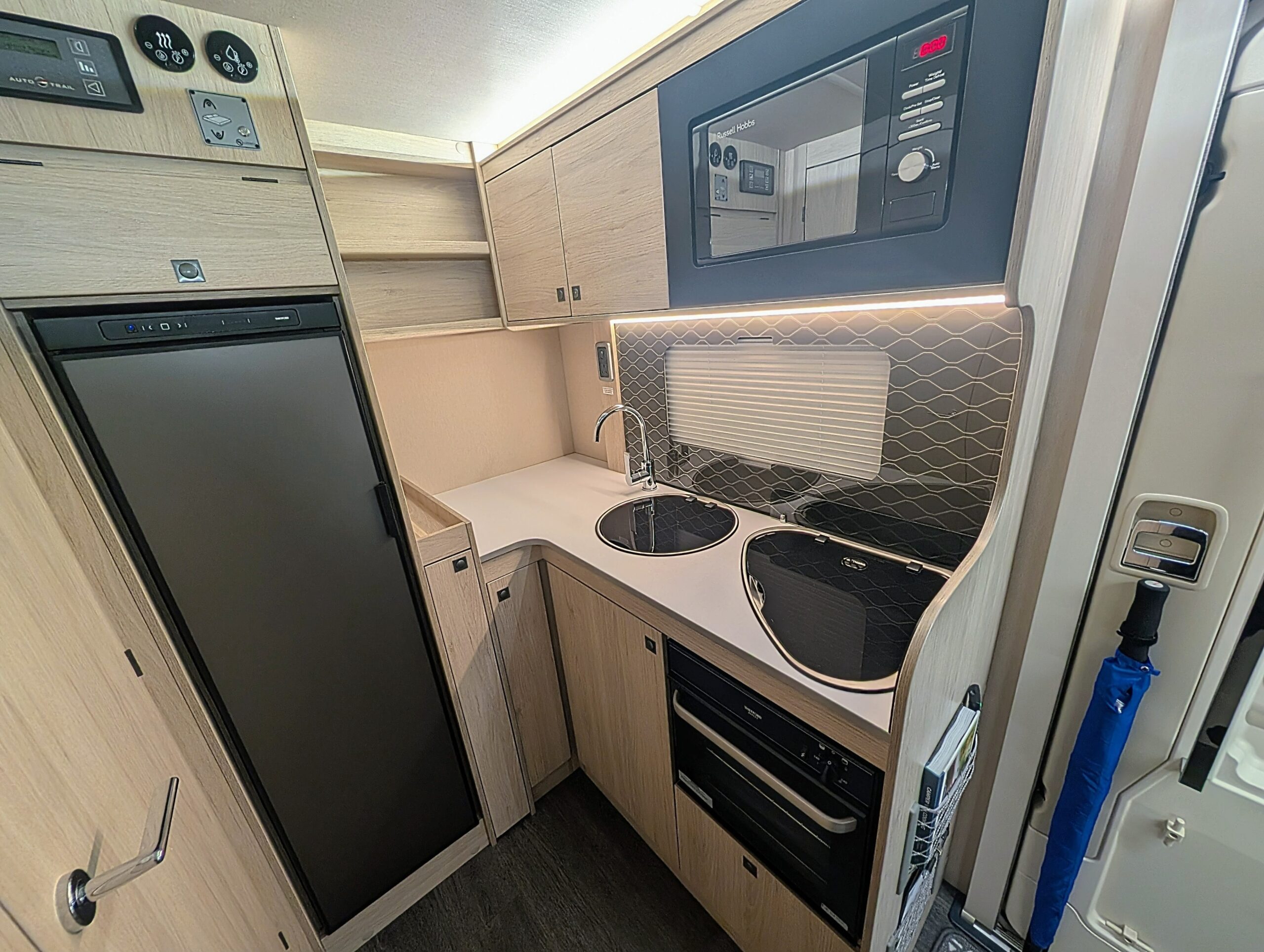 
								Auto Trail F-62 full									