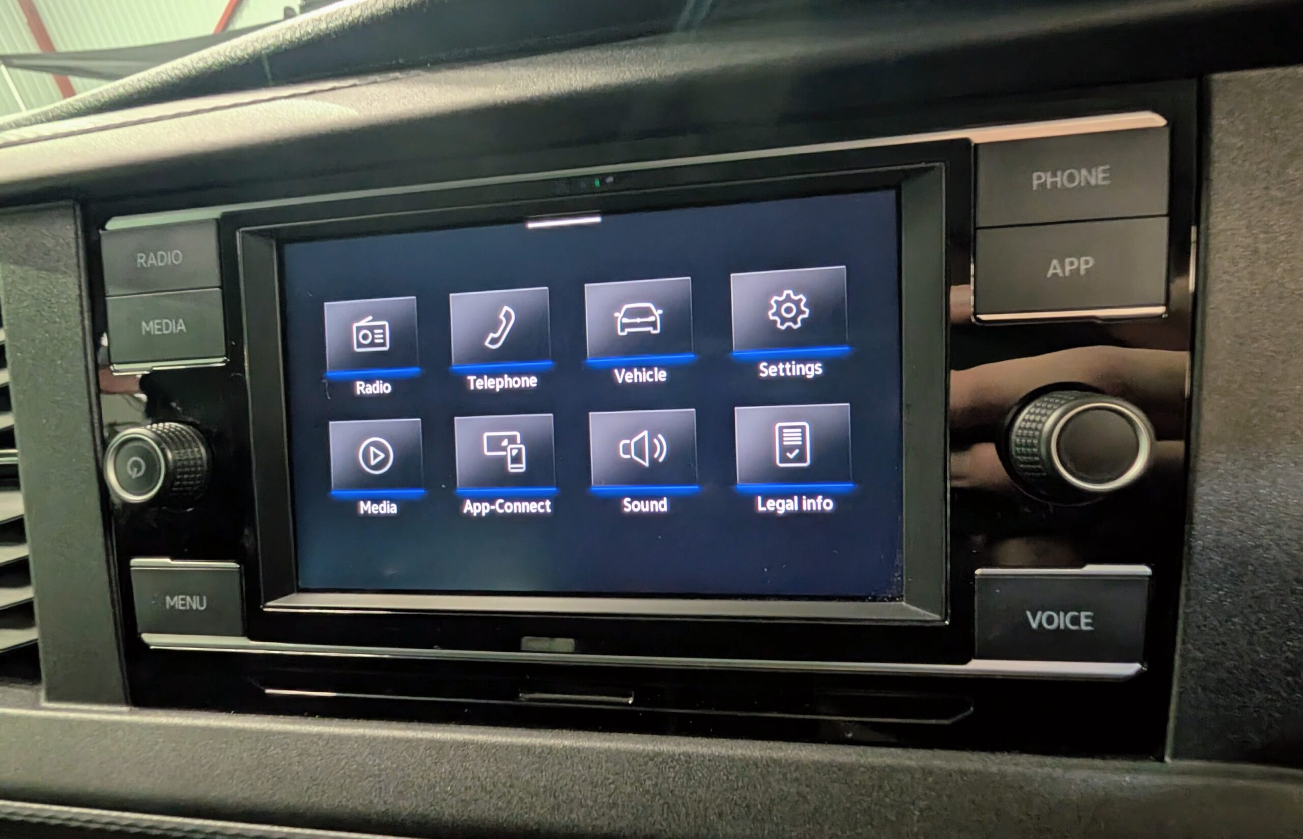
								VOLKSWAGEN	TRANSPORTER T28 STARTLINE TDI full									