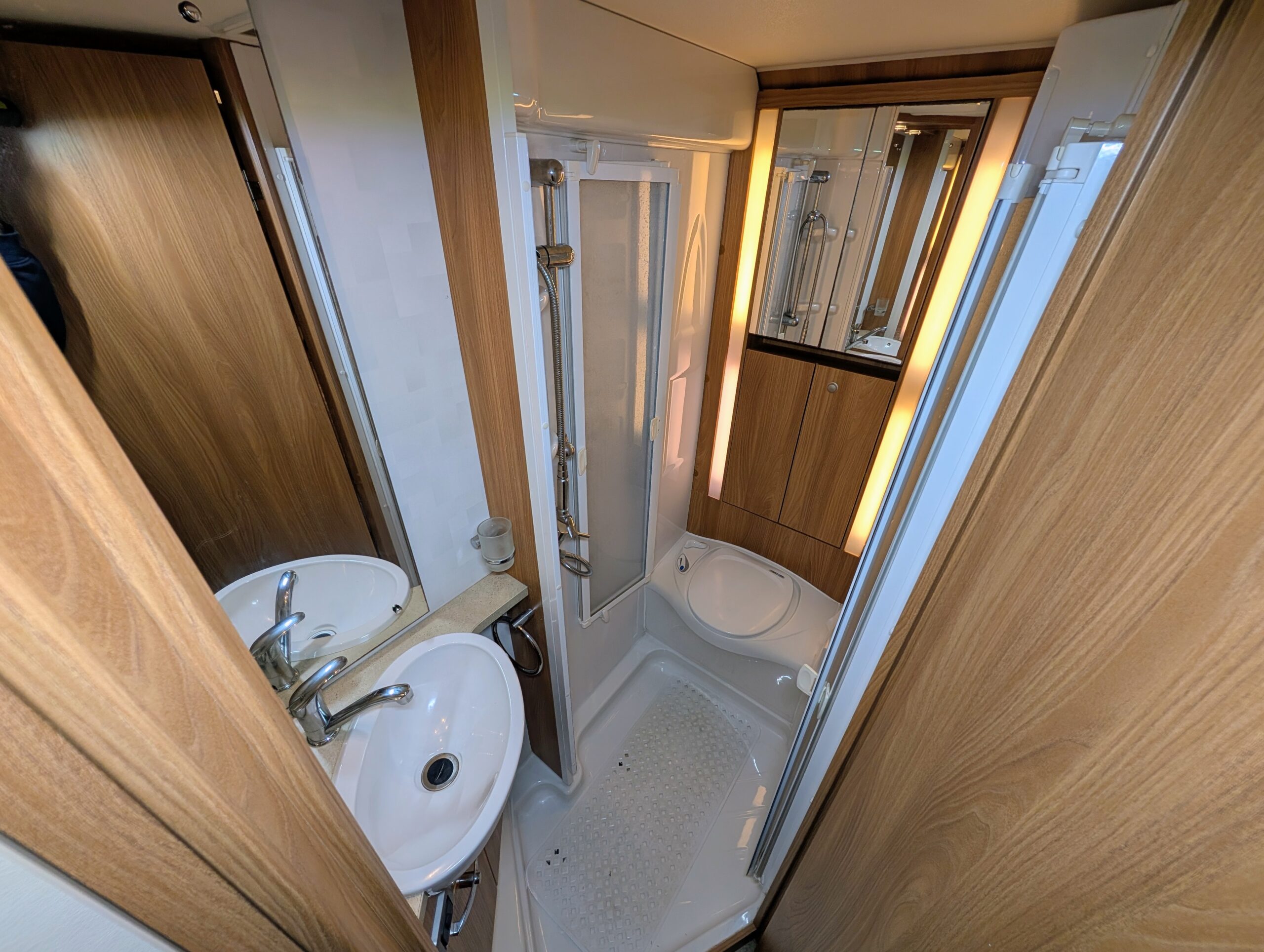 
								Swift Sundance 622FB full									