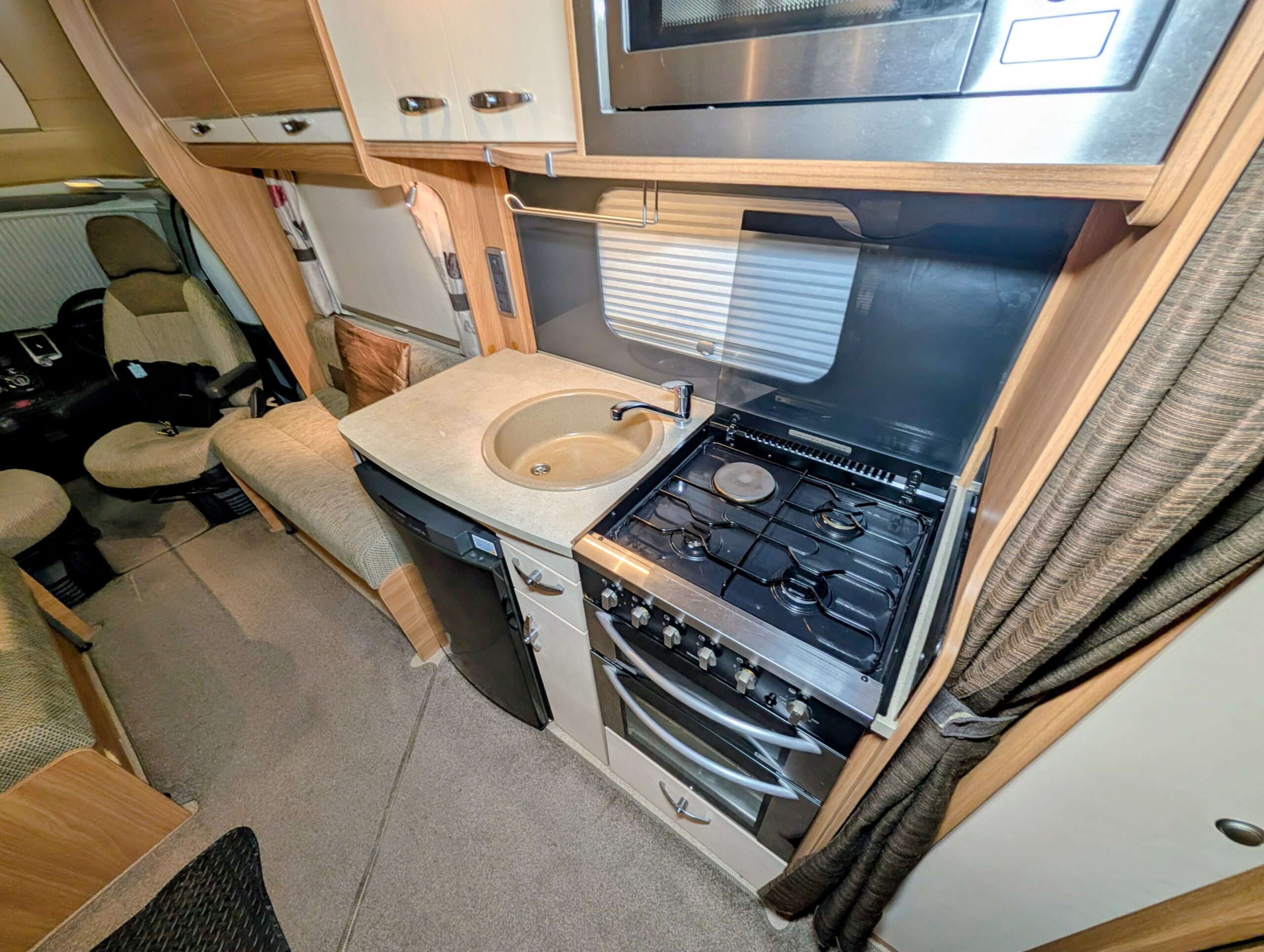 
								Swift Sundance 622FB full									