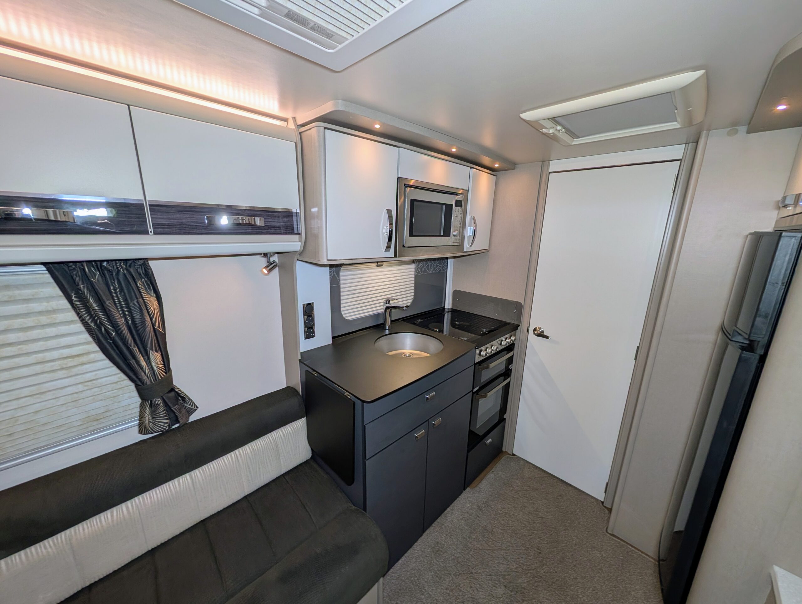 
								Sterling Elite 650 full									