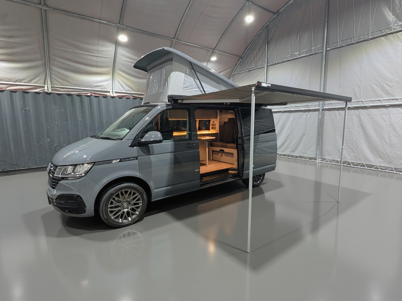 
								Volkswagen Camper King St Tropez Campervan full									