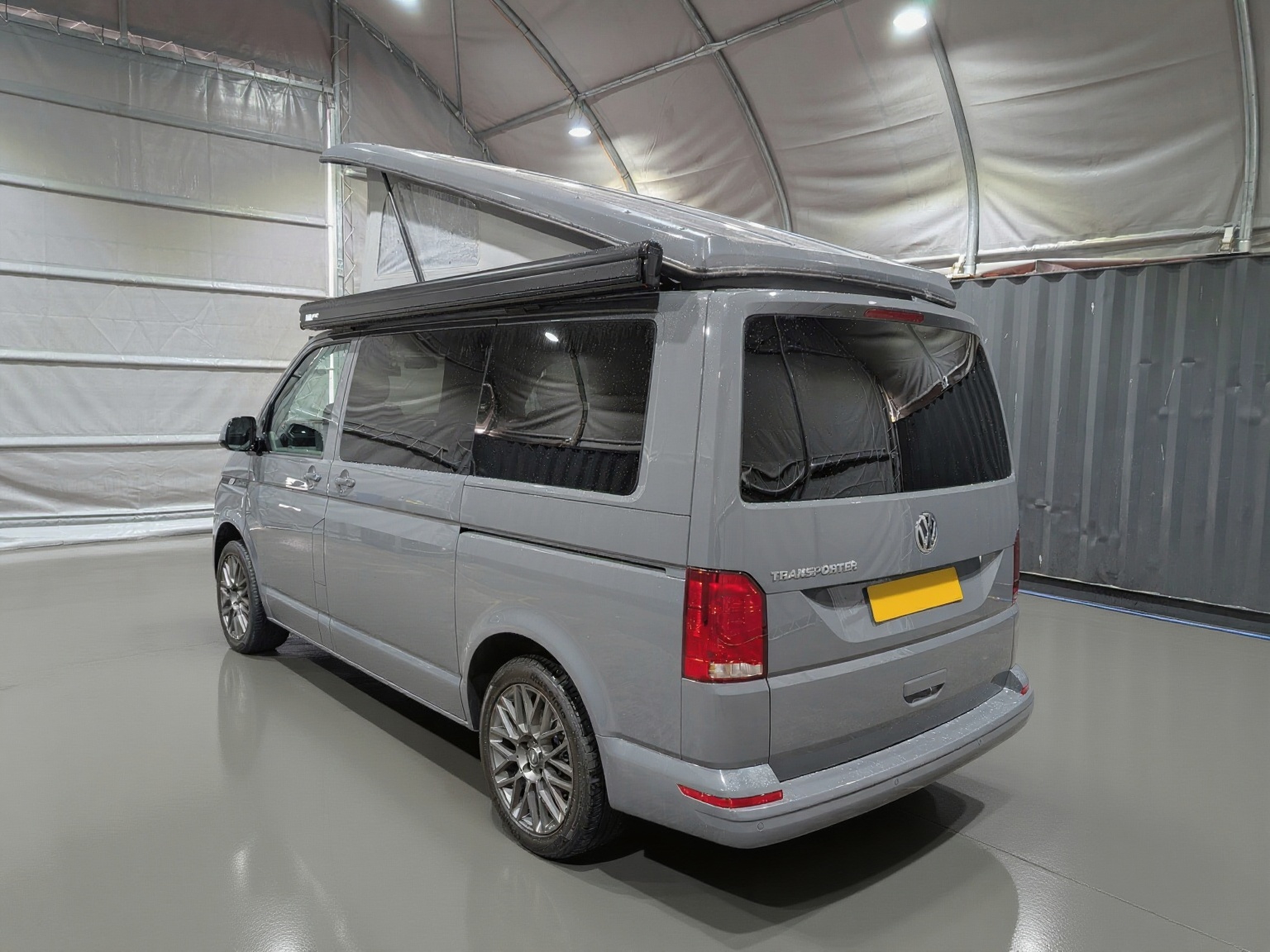 
								Volkswagen Camper King St Tropez Campervan full									