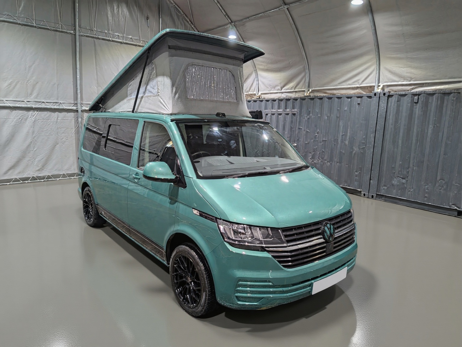 
								Volkswagen Camper King St Tropez Campervan full									