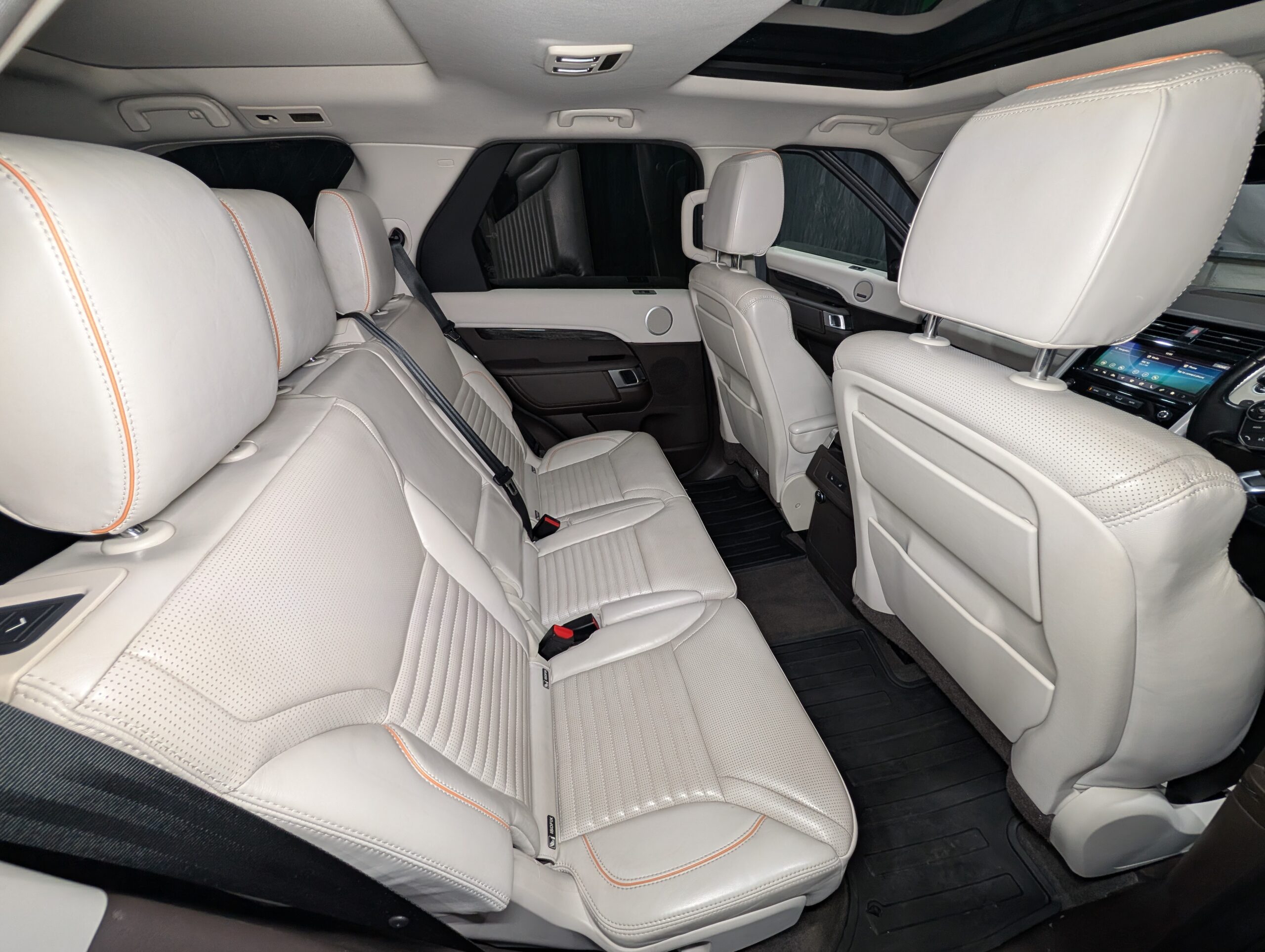 
								Land Rover Discovery TD6 HSE full									