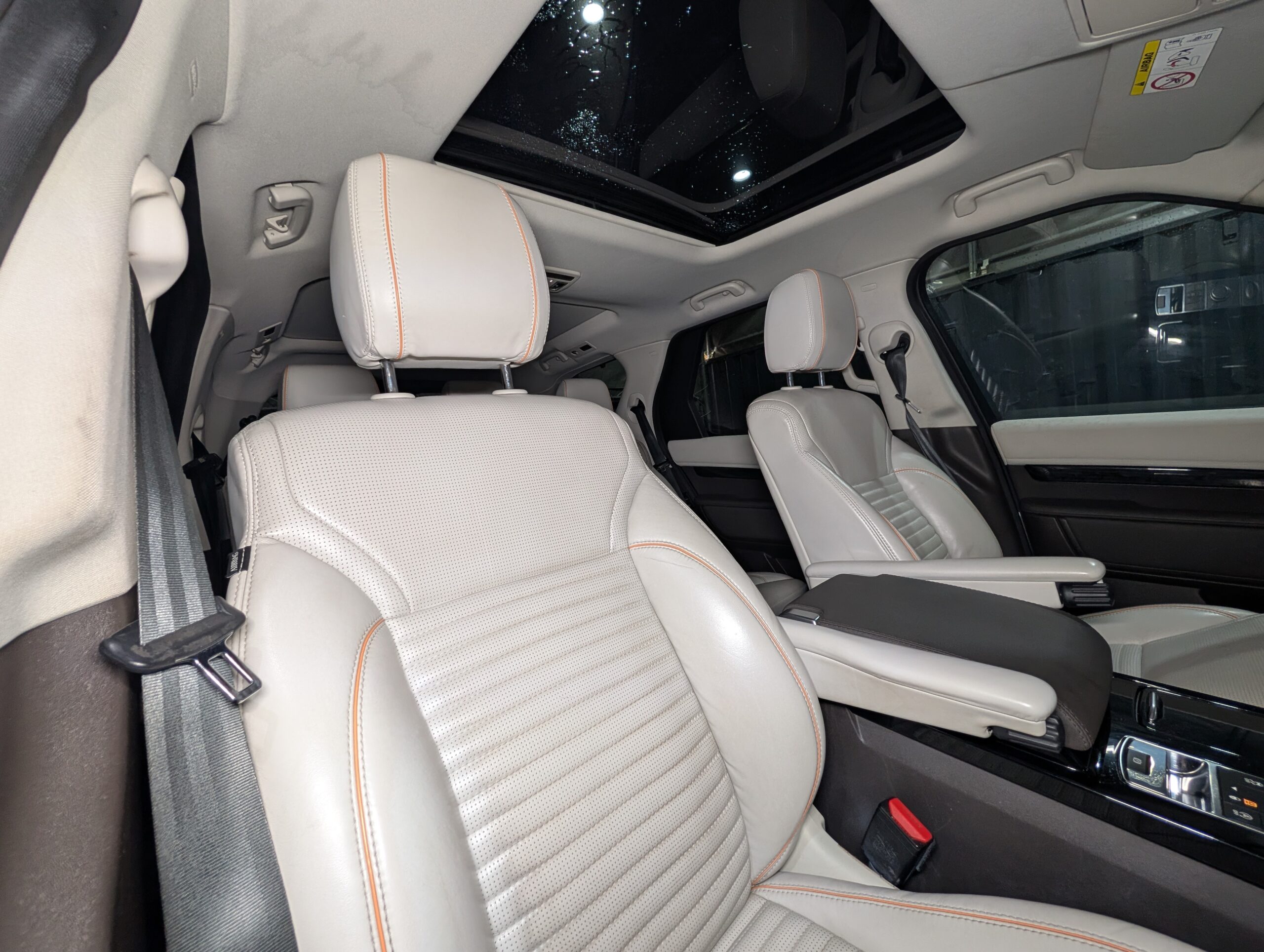 
								Land Rover Discovery TD6 HSE full									