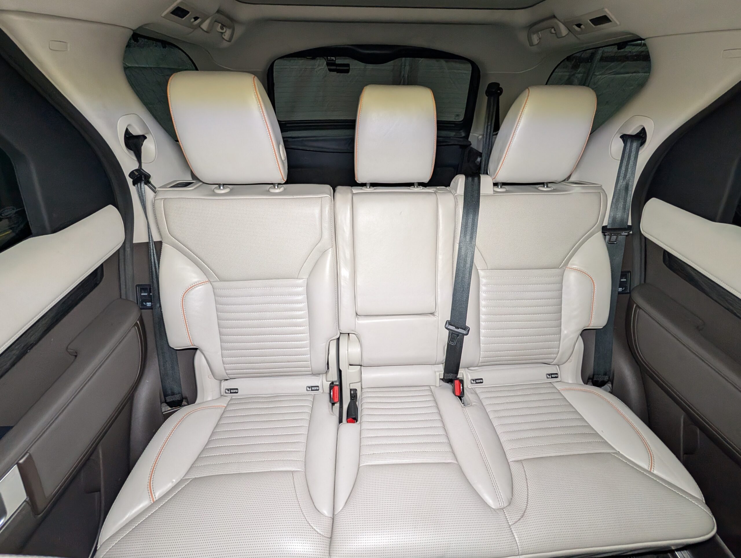 
								Land Rover Discovery TD6 HSE full									