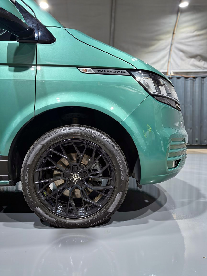 
								Volkswagen Camper King St Tropez Campervan full									