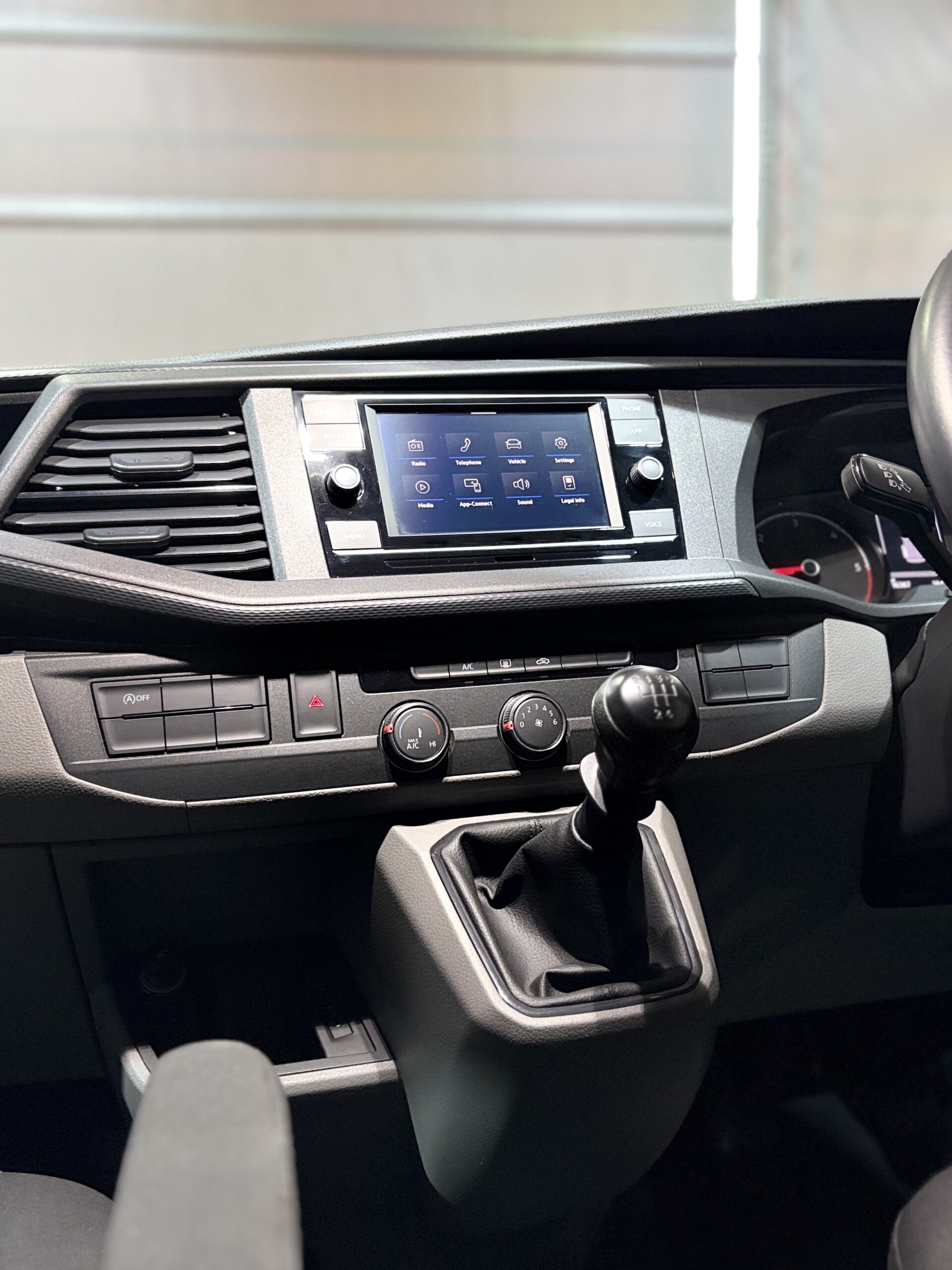 
								Volkswagen Camper King St Tropez Campervan full									