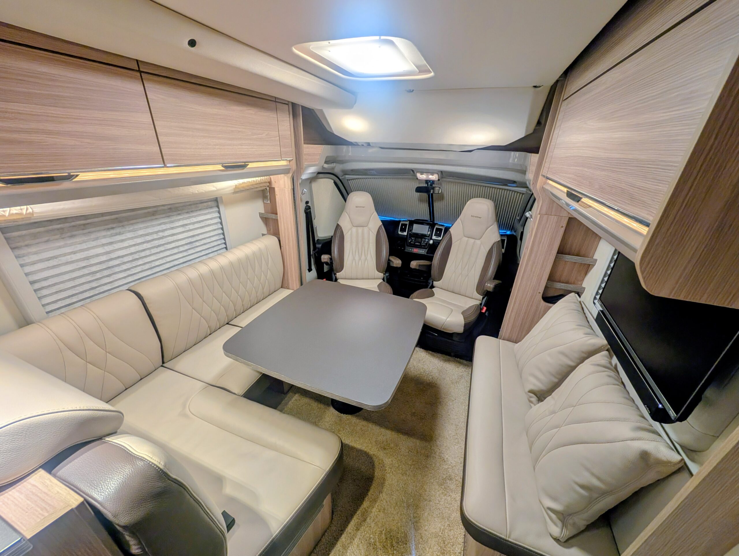 
								Burstner Ixeo 680 G full									