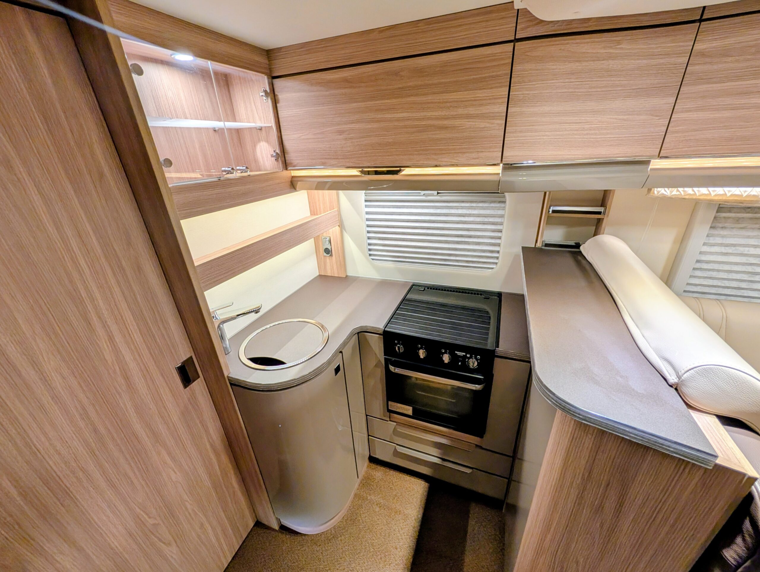 
								Burstner Ixeo 680 G full									