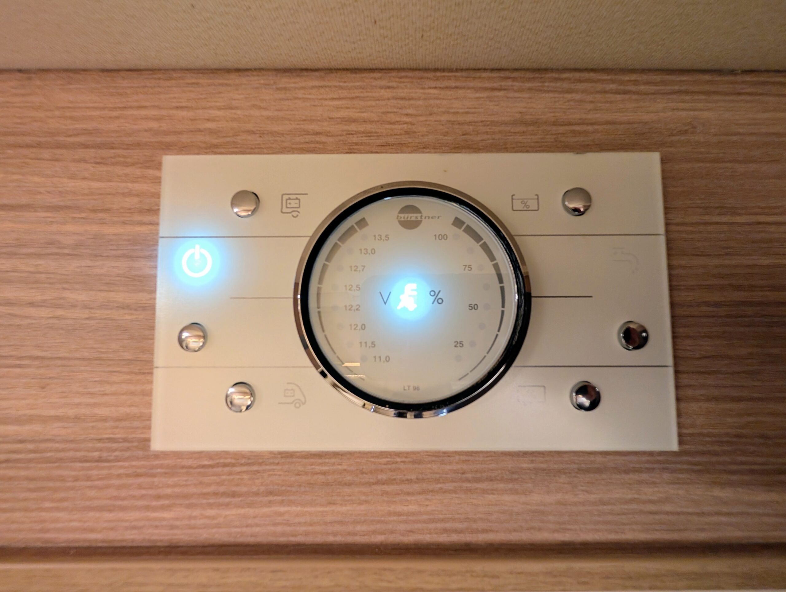 
								Burstner Ixeo 680 G full									