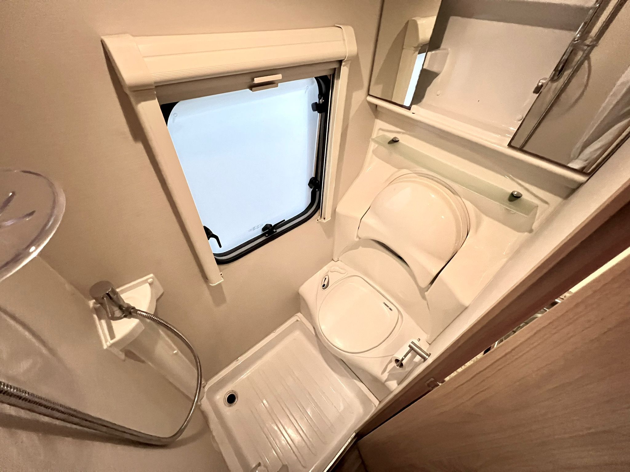 
								Elddis Autoquest 100 Motorhome full									