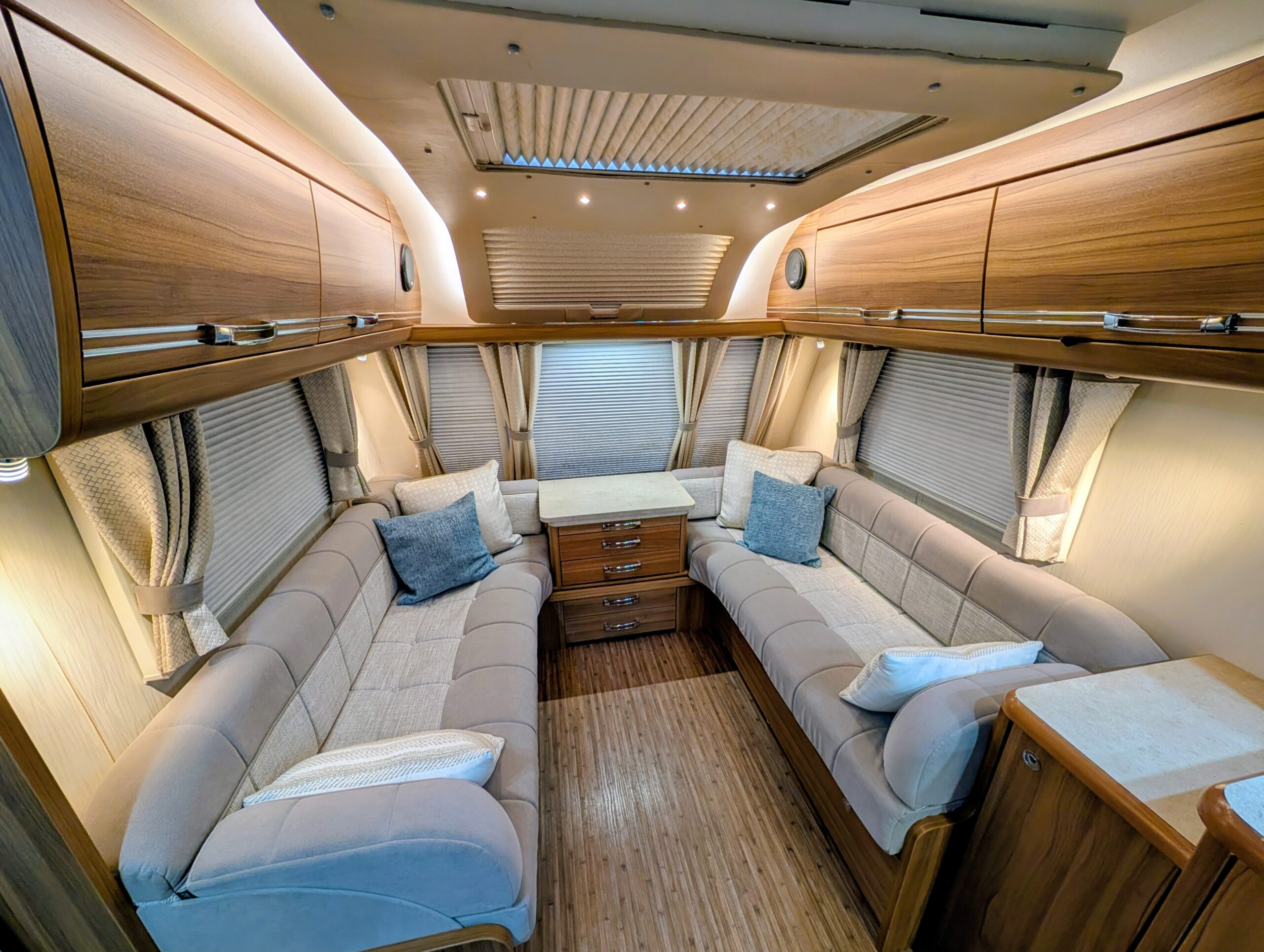 
								Buccaneer Caravel full									