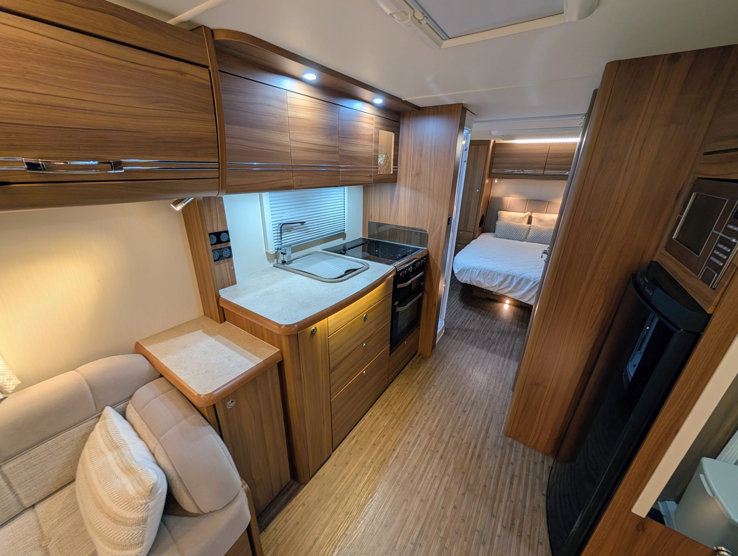 
								Buccaneer Caravel full									