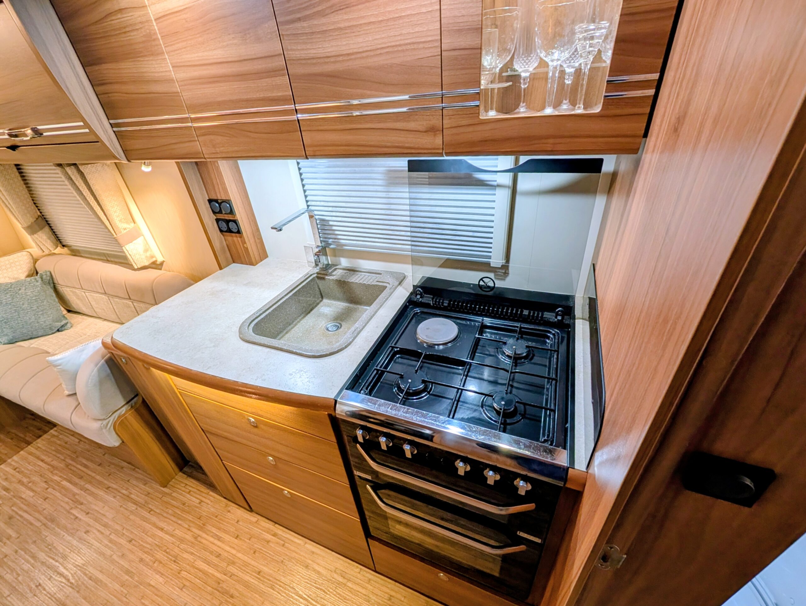 
								Buccaneer Caravel full									