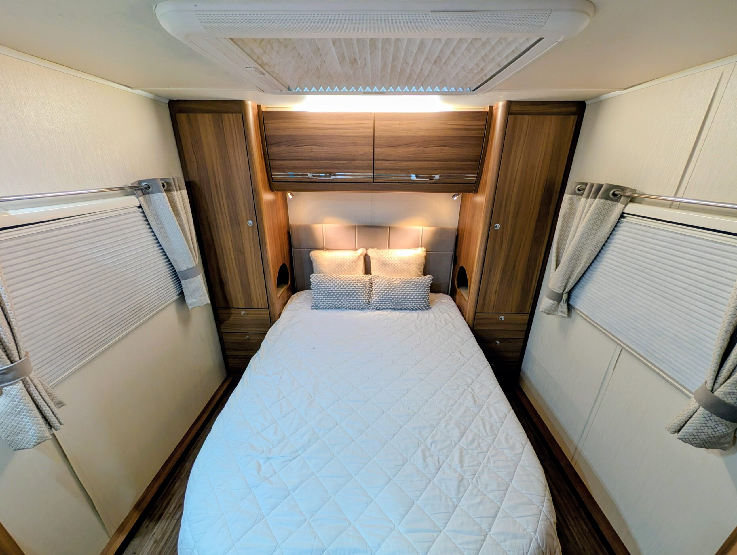 
								Buccaneer Caravel full									