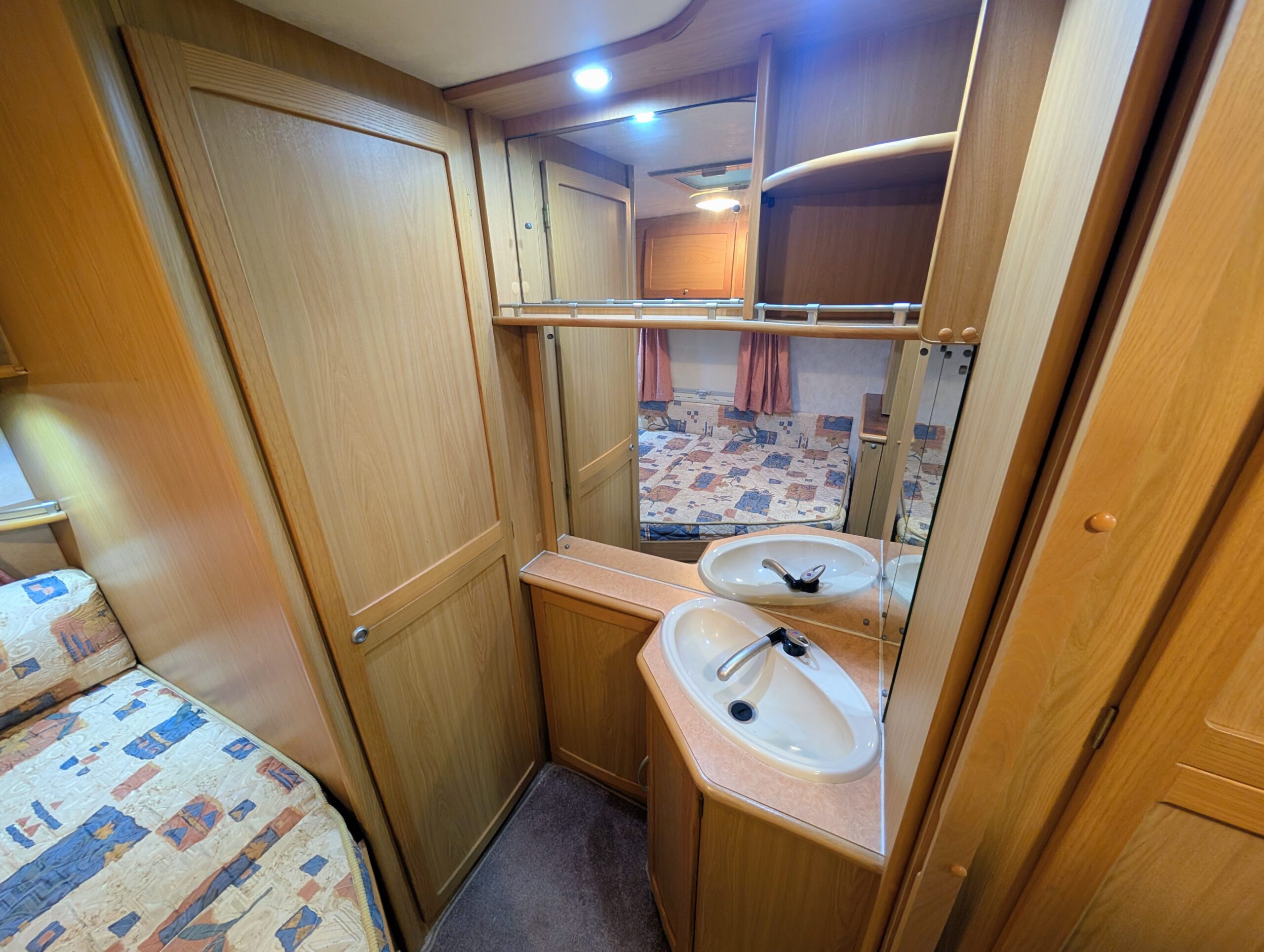 
								Elddis Aurora full									
