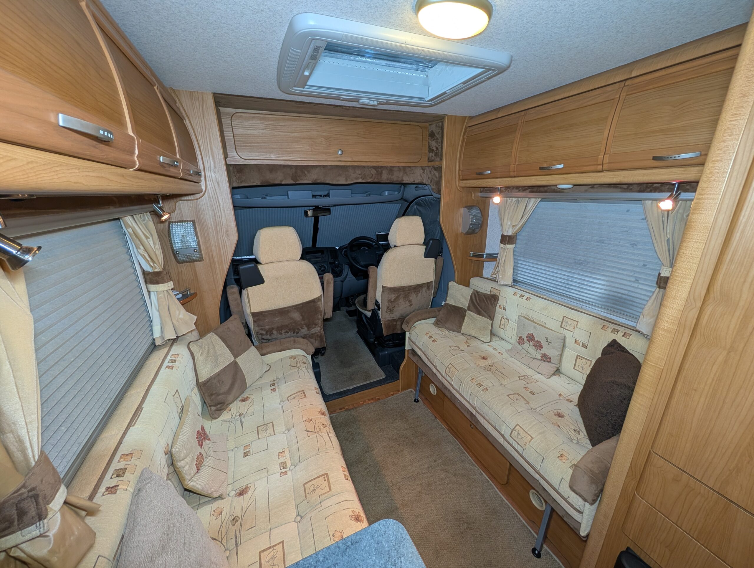 
								Autocruise Pioneer Jolliet full									